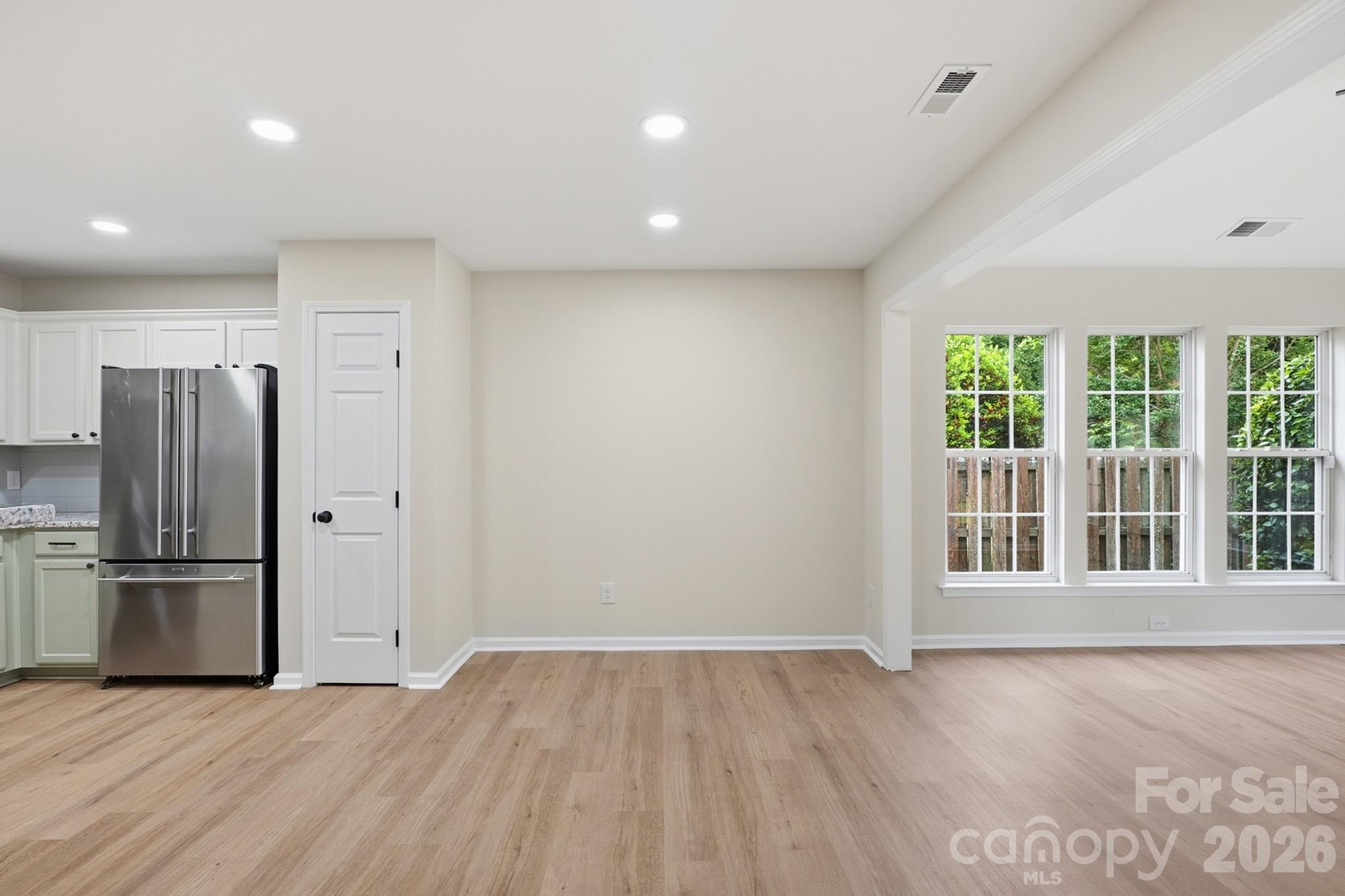5123 Sunburst Lane Property Photo 5