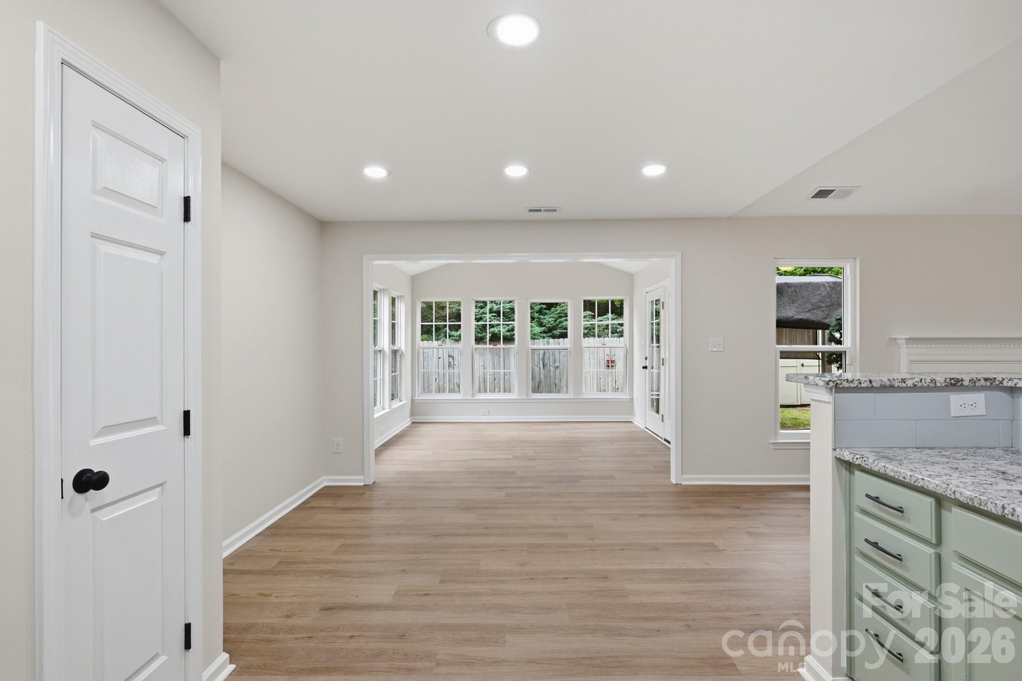 5123 Sunburst Lane Property Photo 7