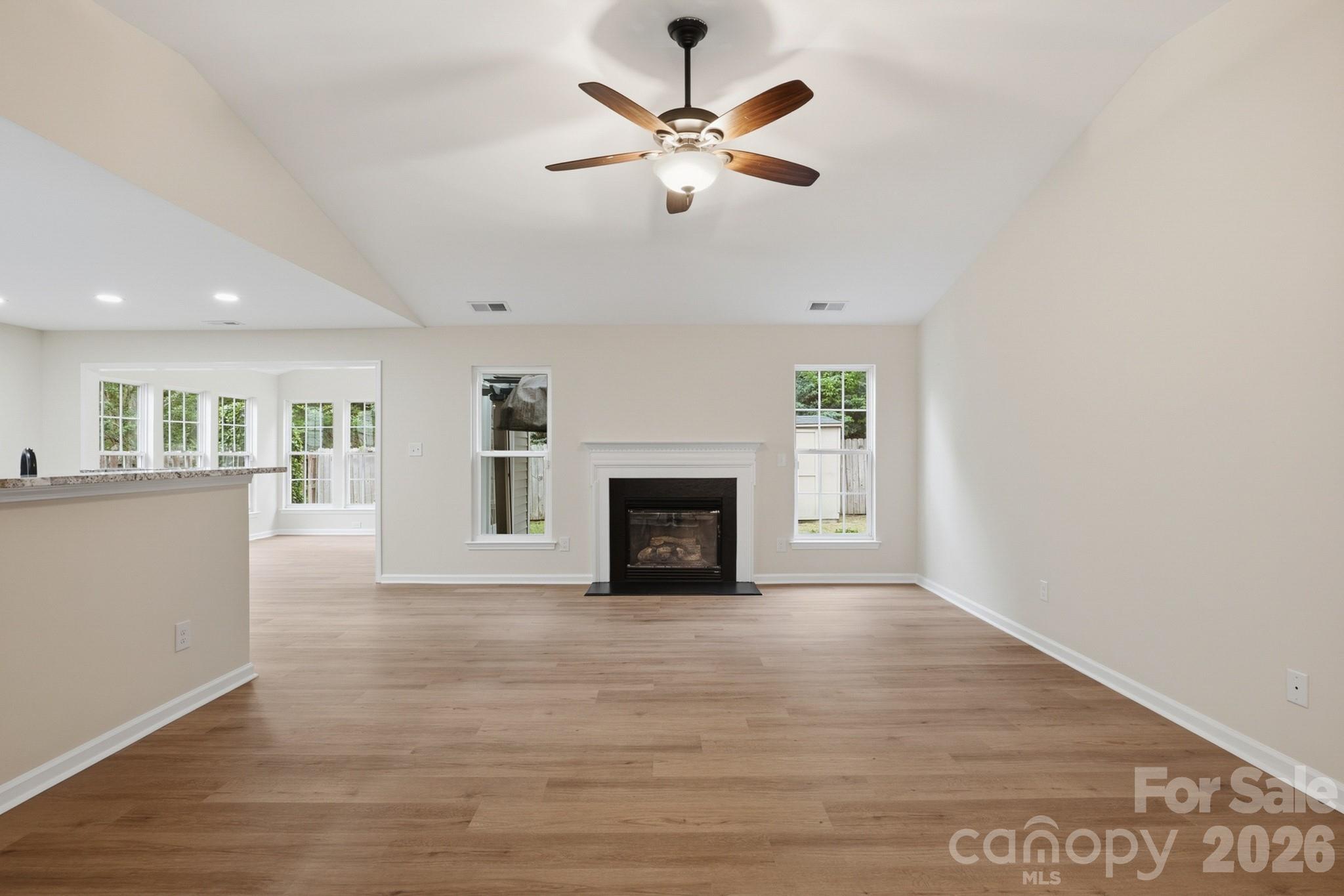 5123 Sunburst Lane Property Photo 9