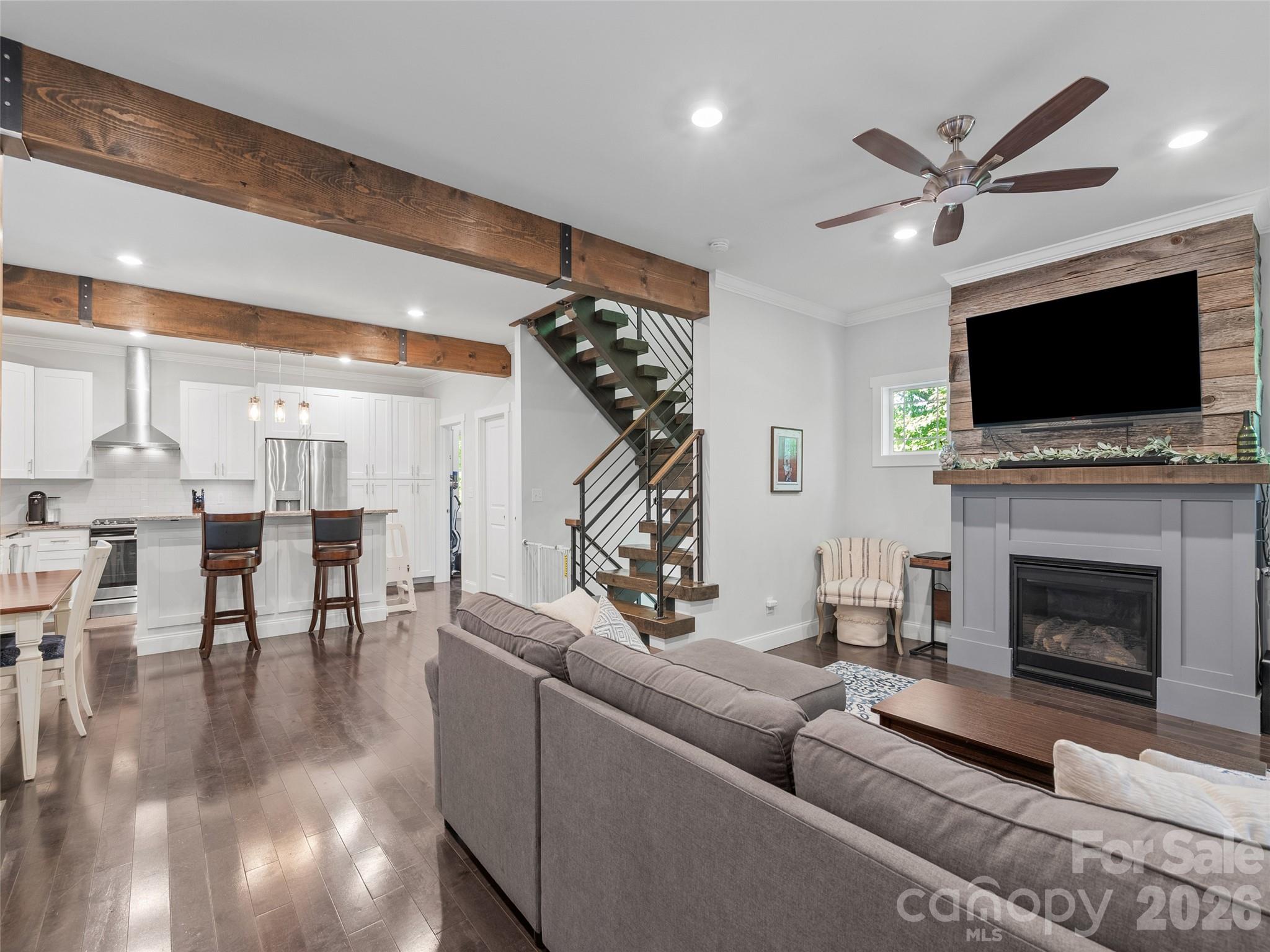 100 Hibriten Drive Property Photo 4