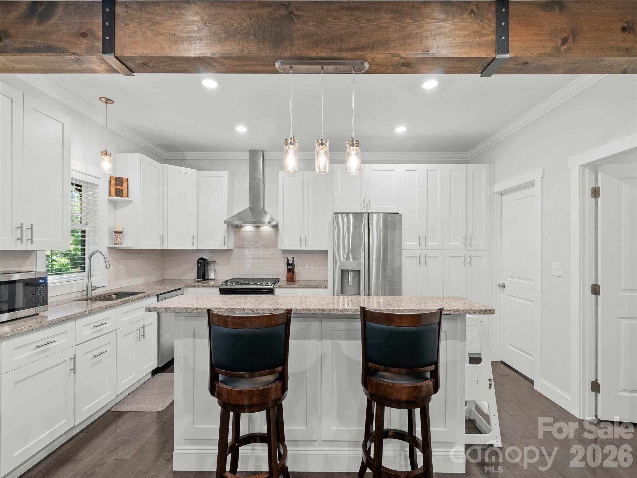 100 Hibriten Drive Property Photo 6