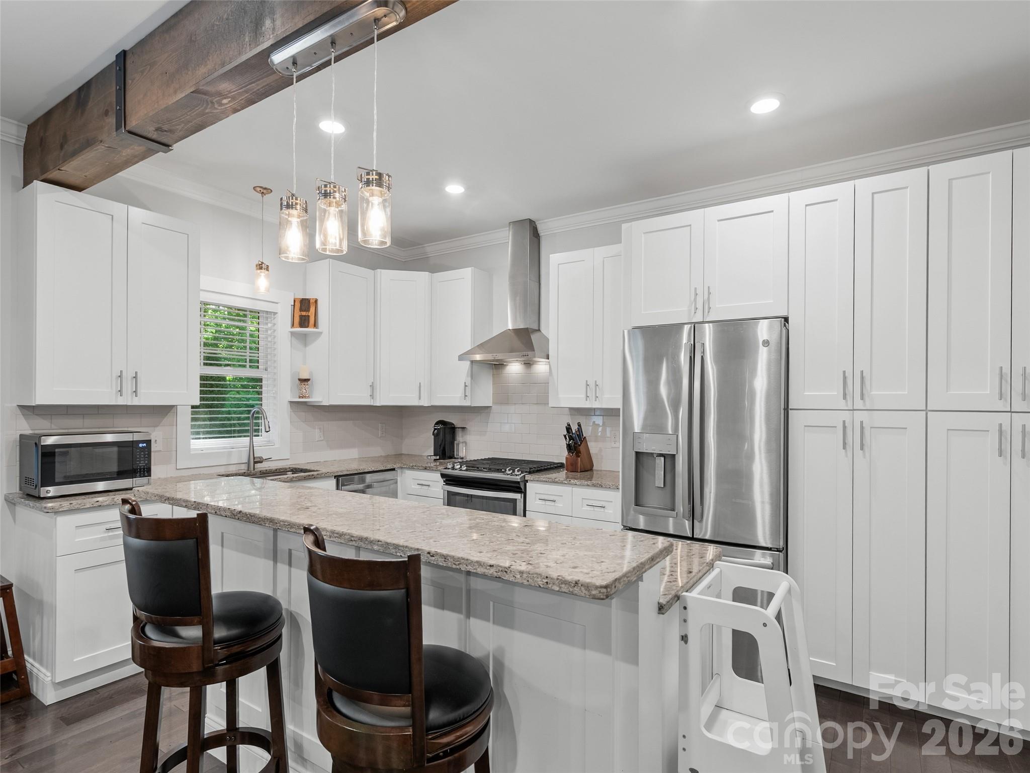 100 Hibriten Drive Property Photo 7