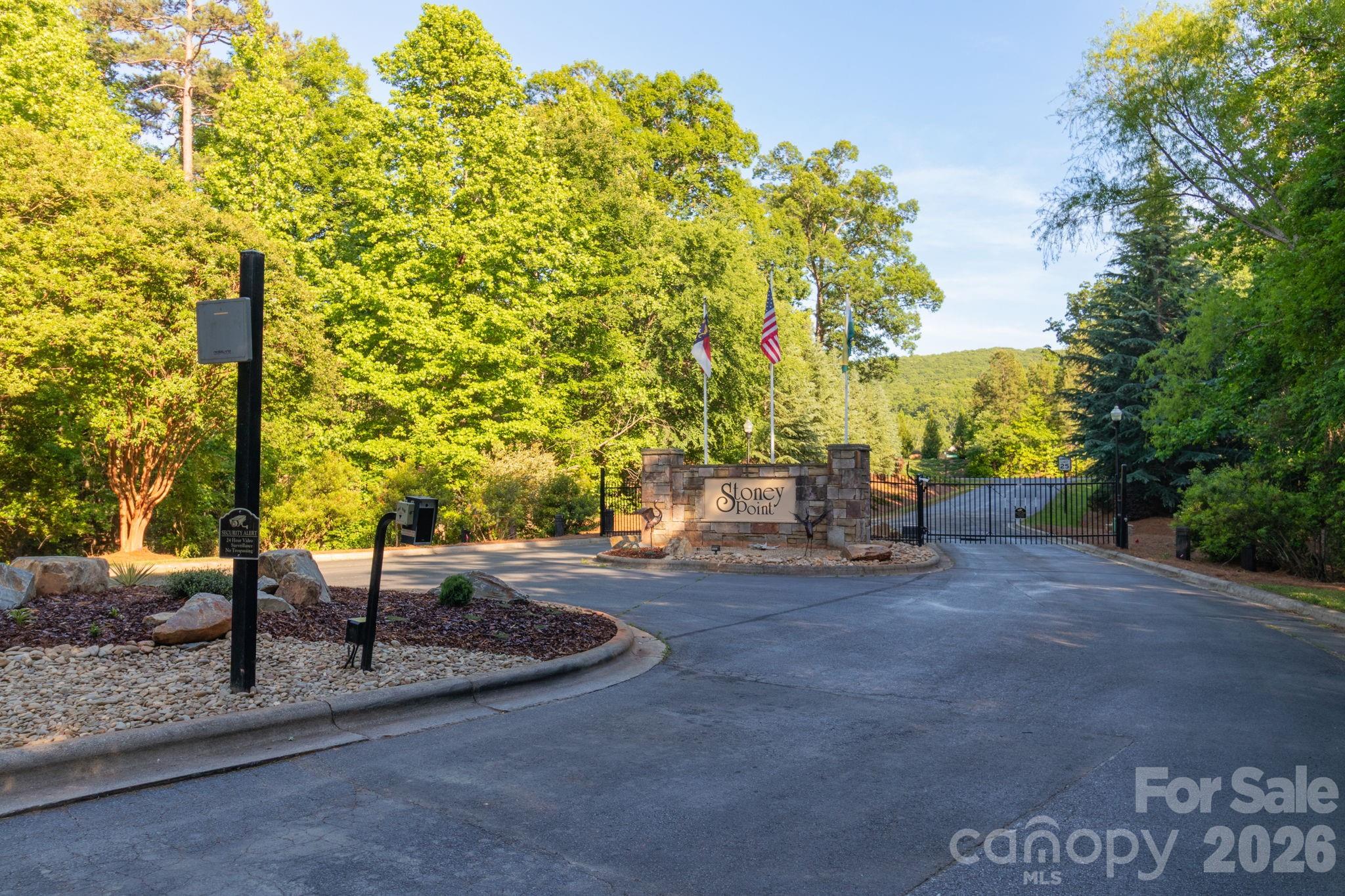 345 Emerald Isle Court Property Photo 5