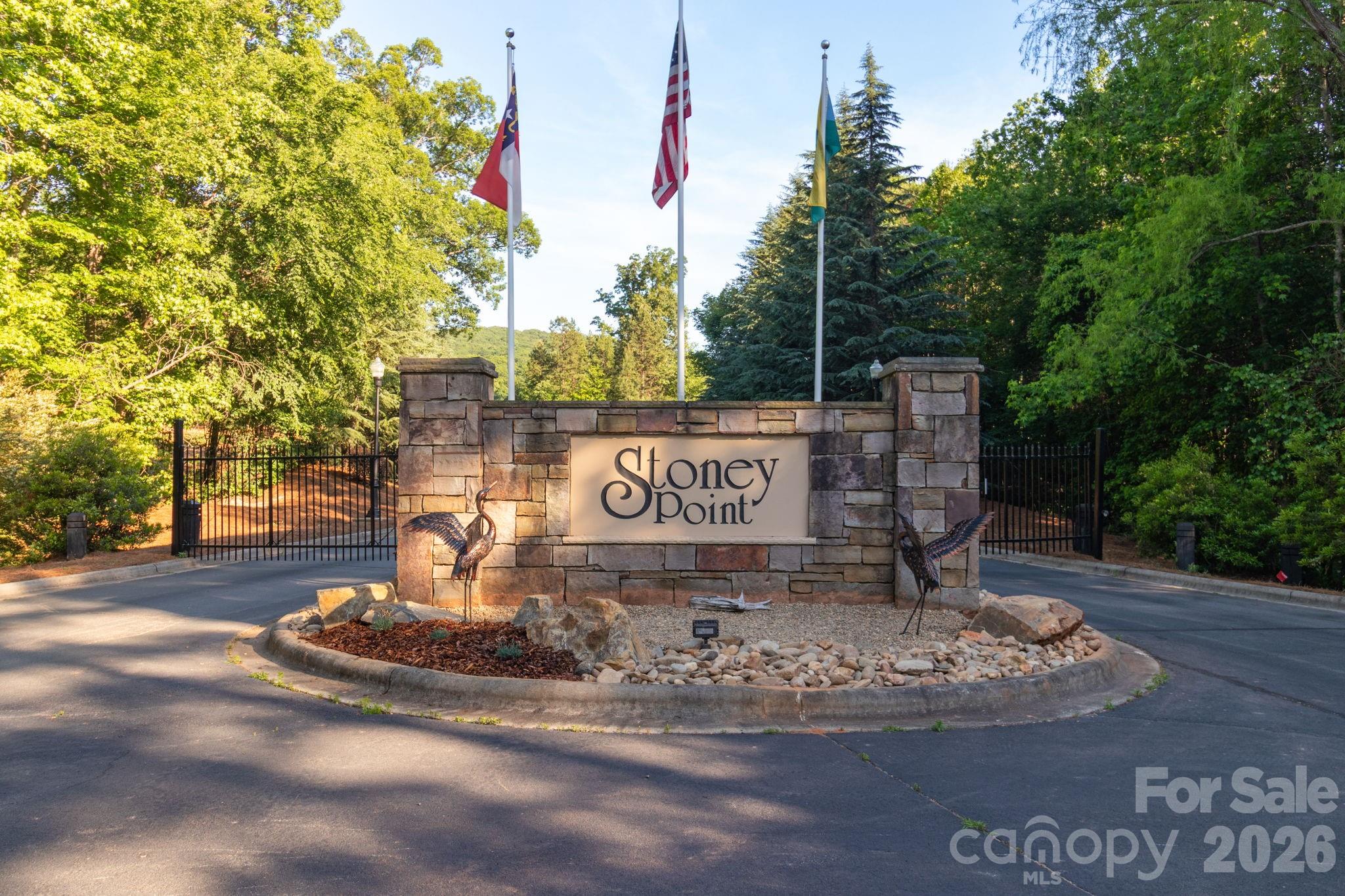 345 Emerald Isle Court Property Photo 6