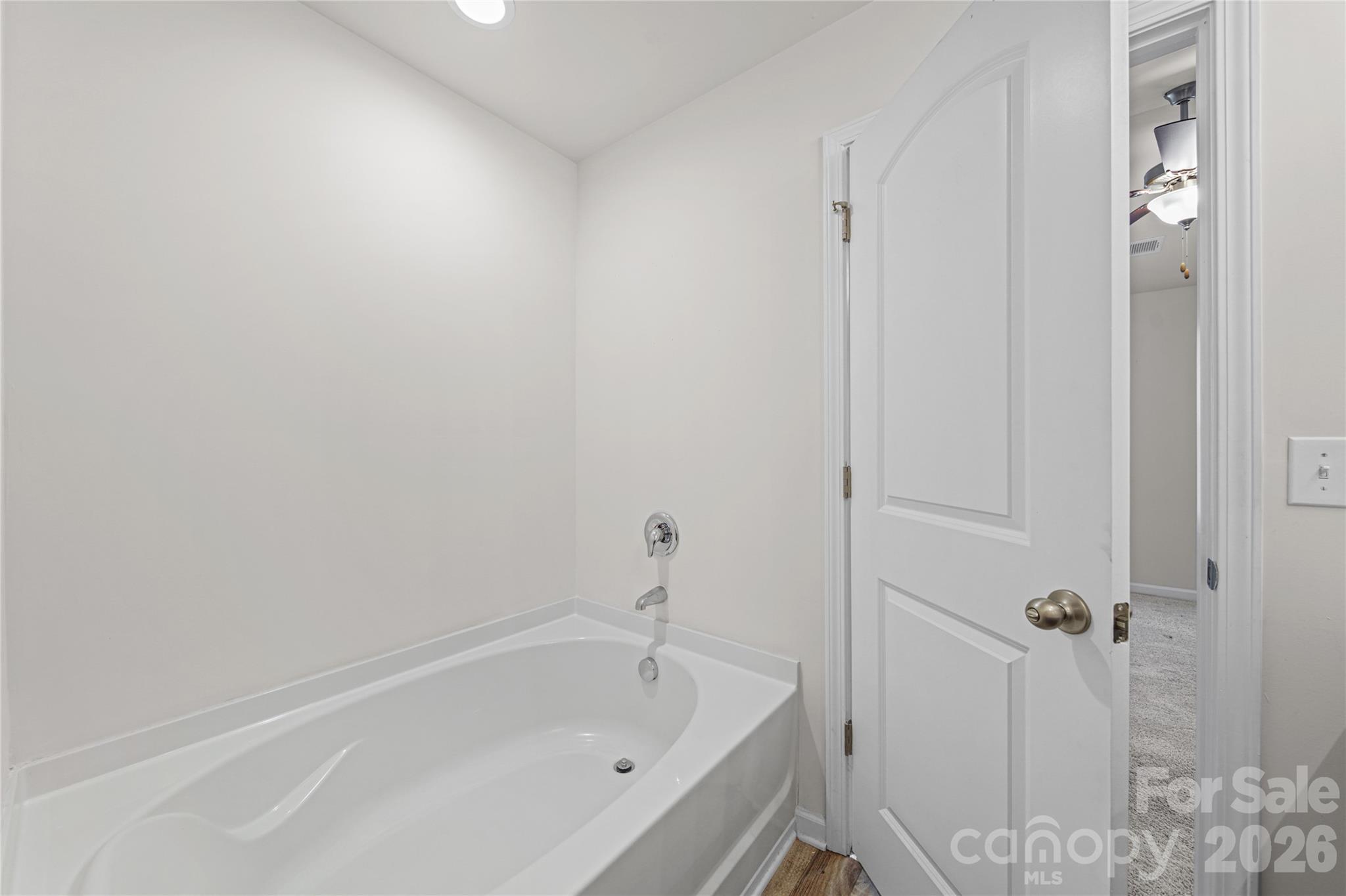 929 Grace Street 8 Property Photo 19