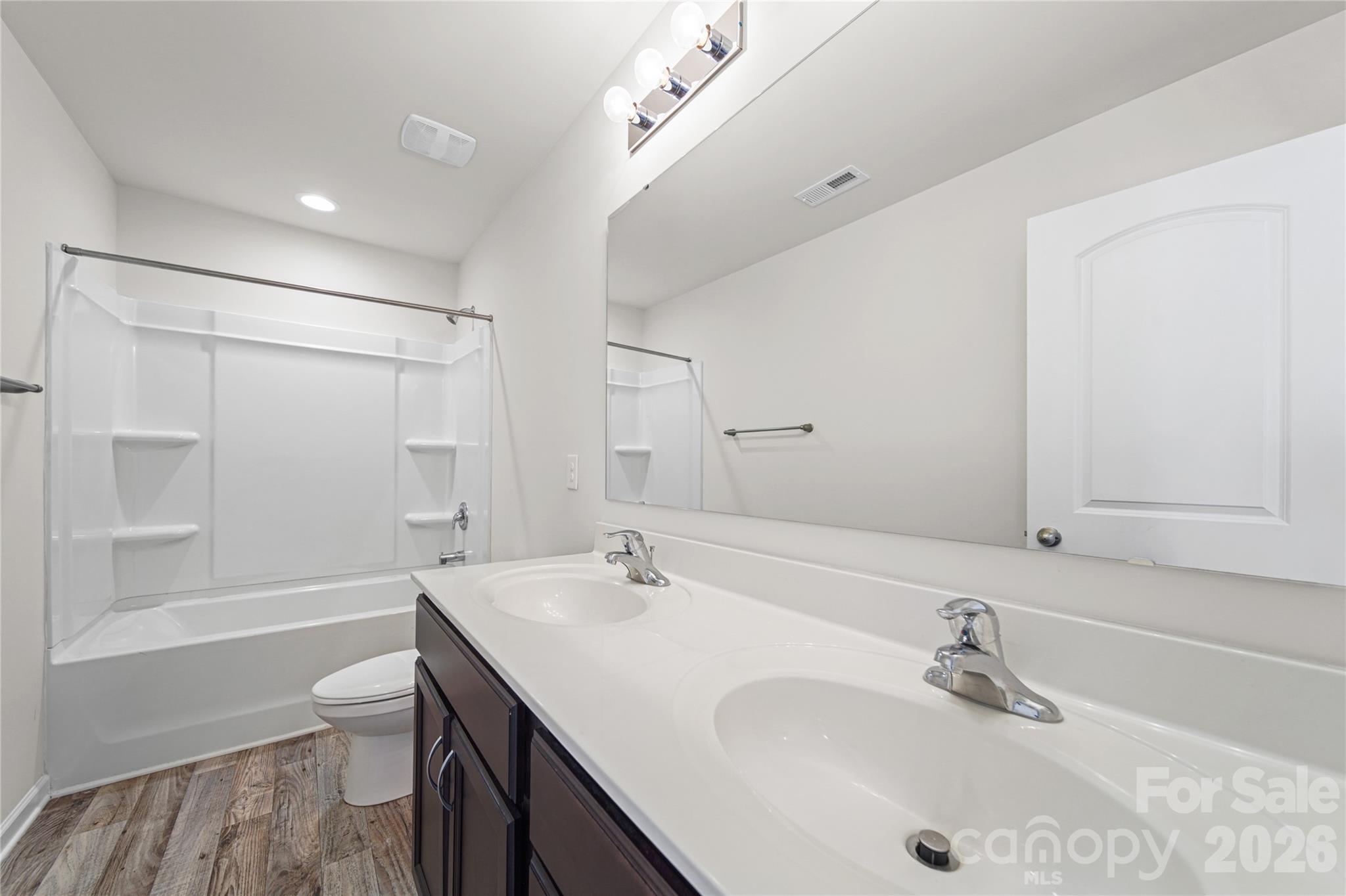929 Grace Street 8 Property Photo 34