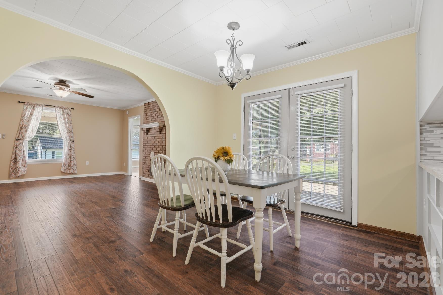 203 Union Street Property Photo 8
