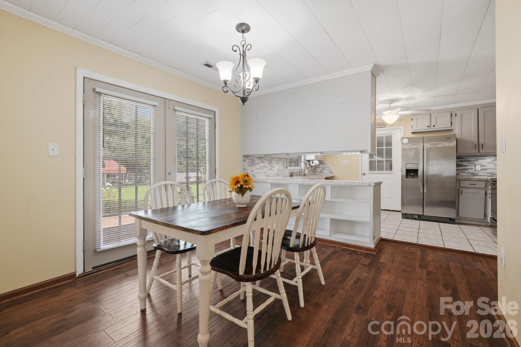 203 Union Street Property Photo 9