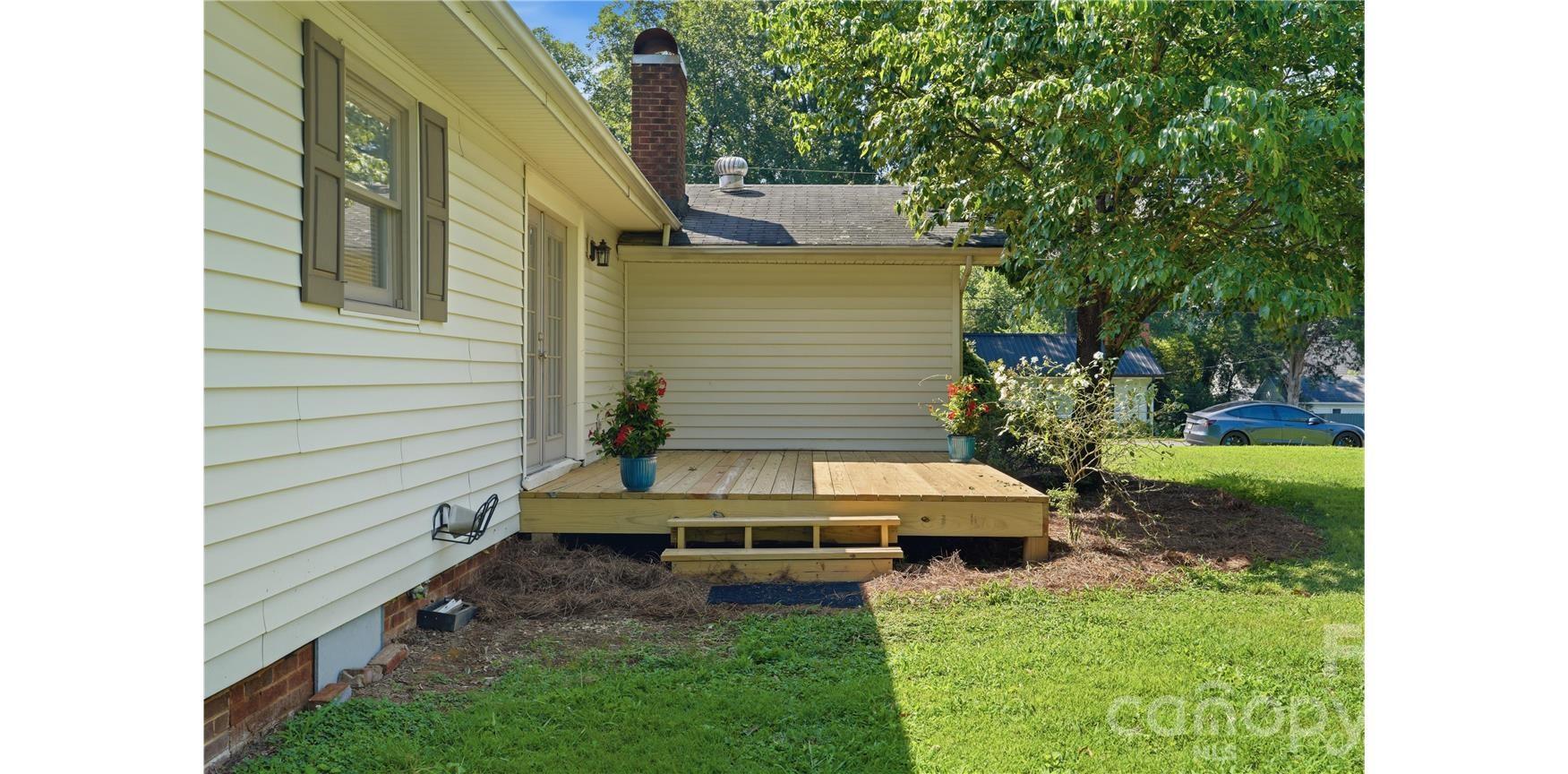 203 Union Street Property Photo 27