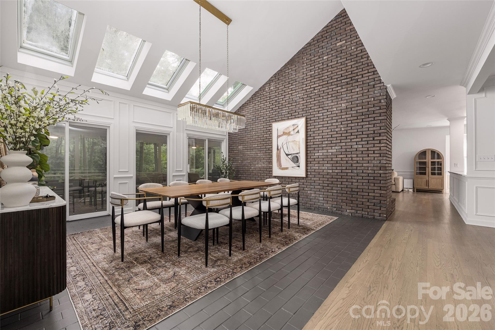 1800 Chestnut Lane Property Photo 1