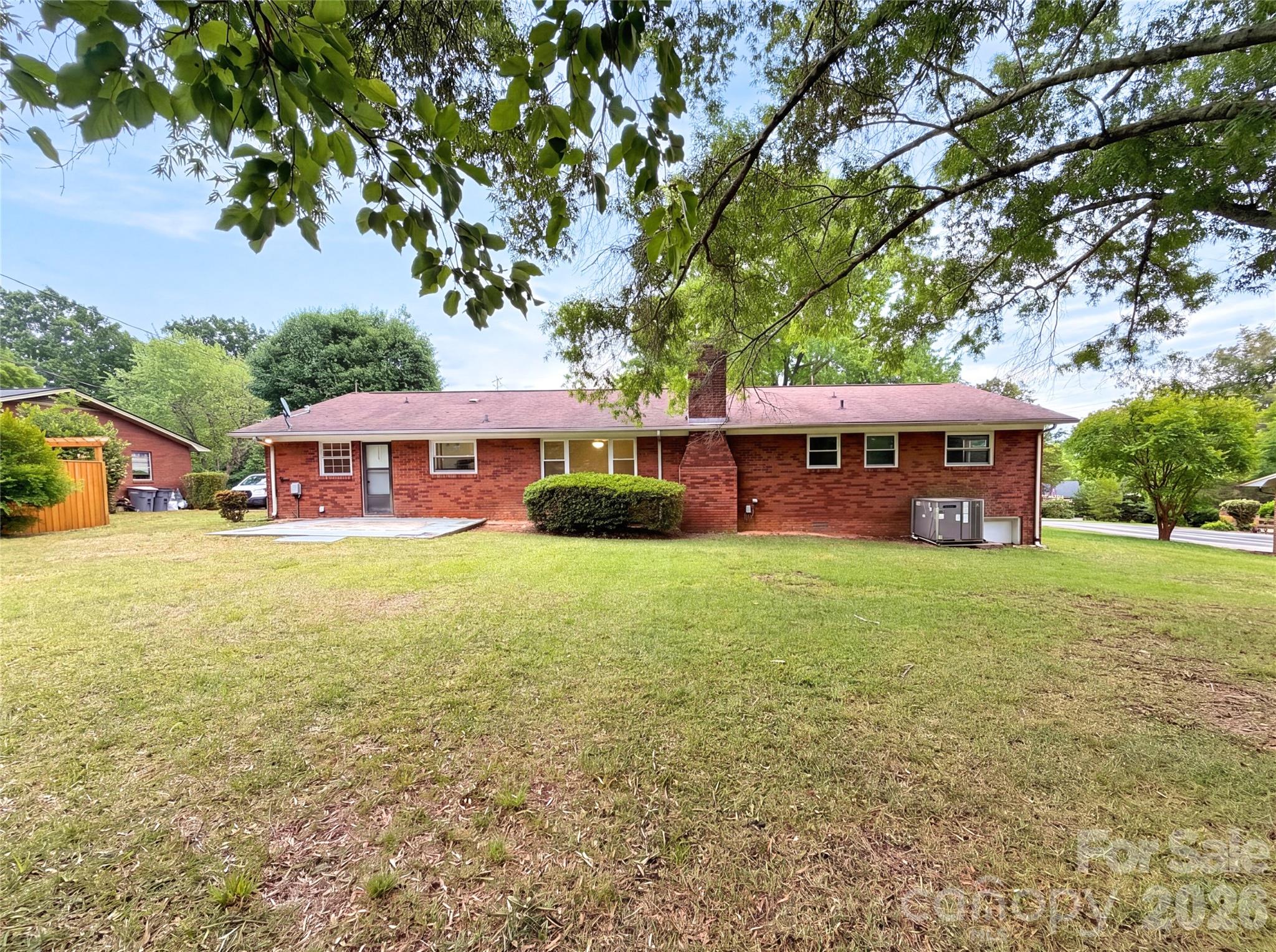 128 Greenview Drive Property Photo 5