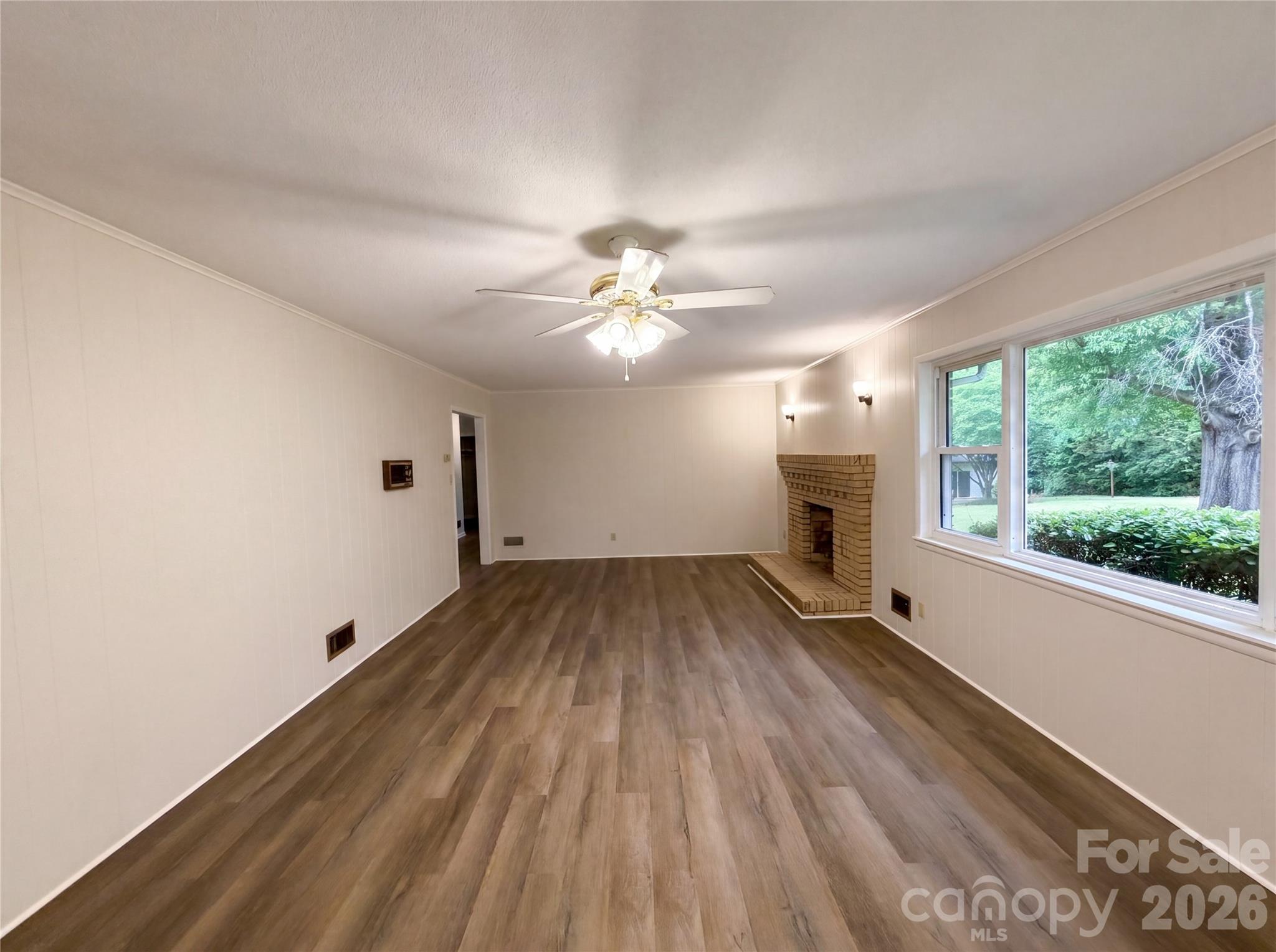 128 Greenview Drive Property Photo 7