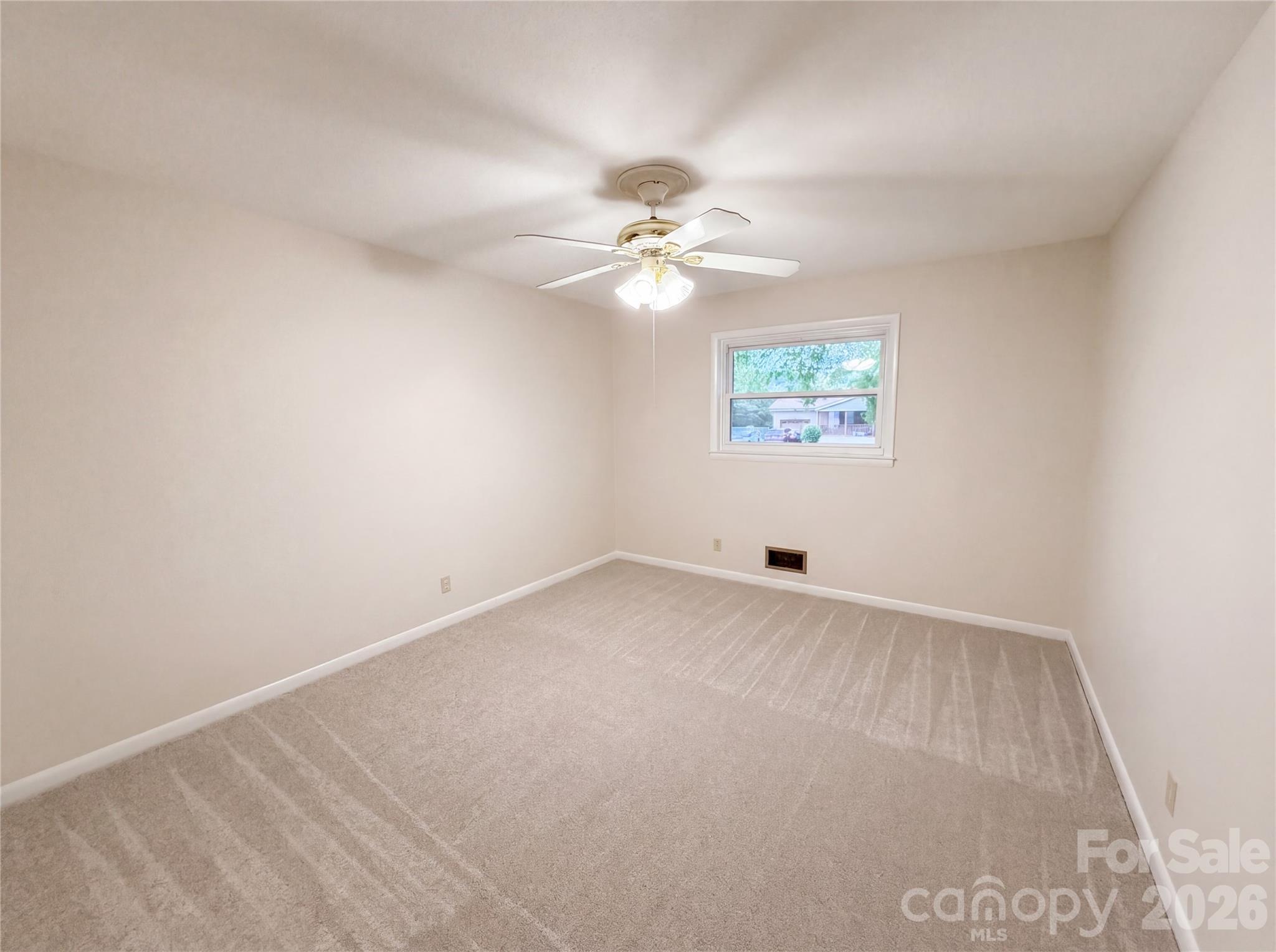 128 Greenview Drive Property Photo 11