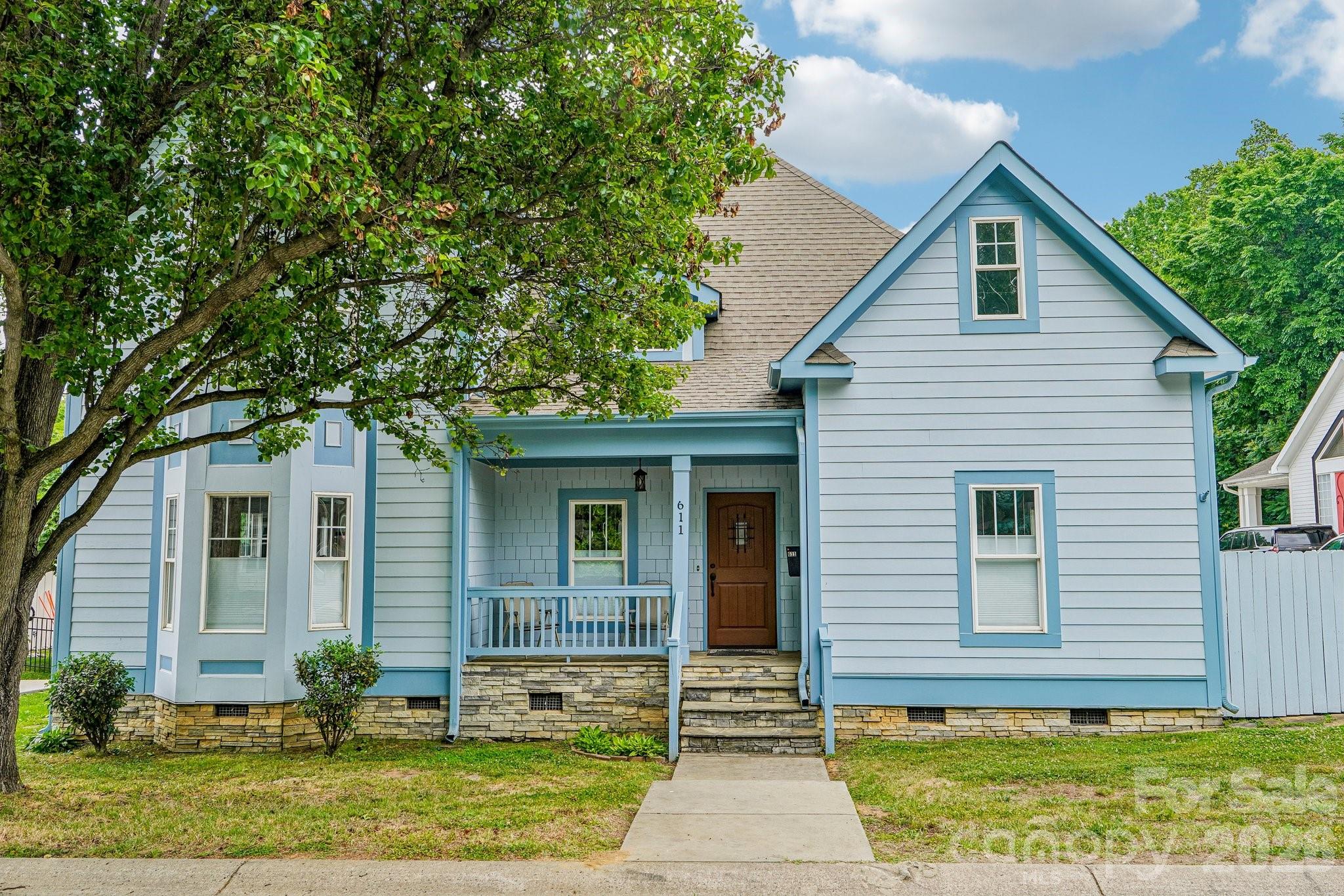 611 E 37th Street Property Photo 2