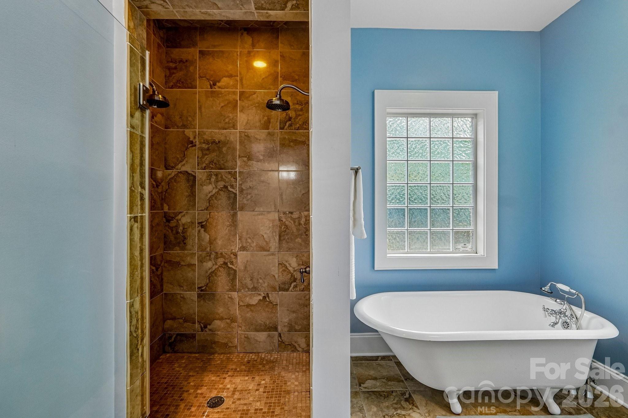 611 E 37th Street Property Photo 12