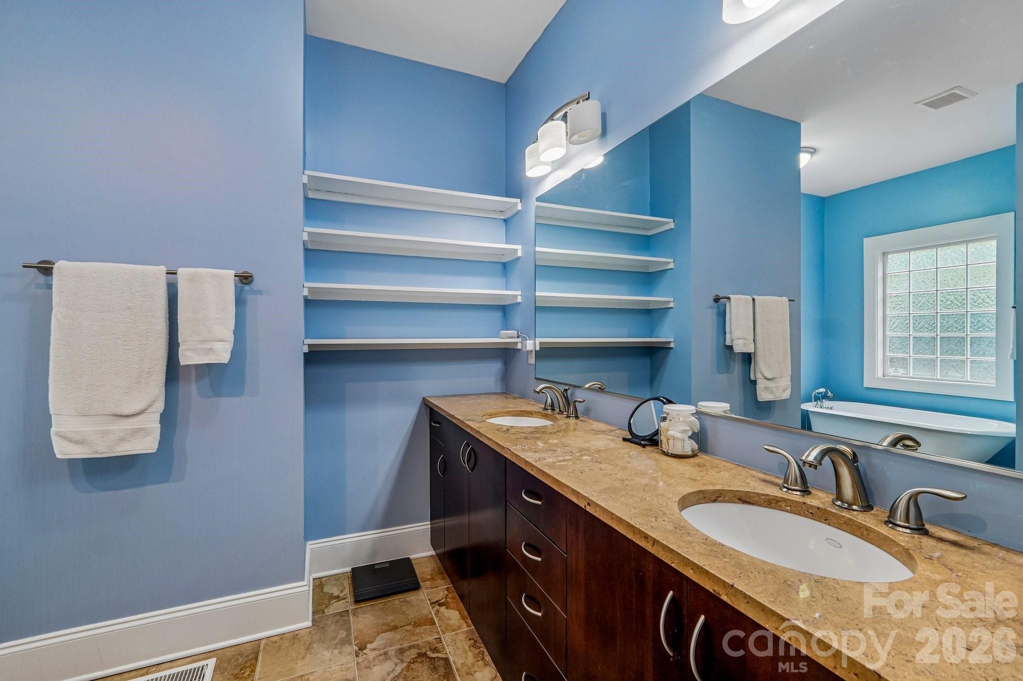 611 E 37th Street Property Photo 13