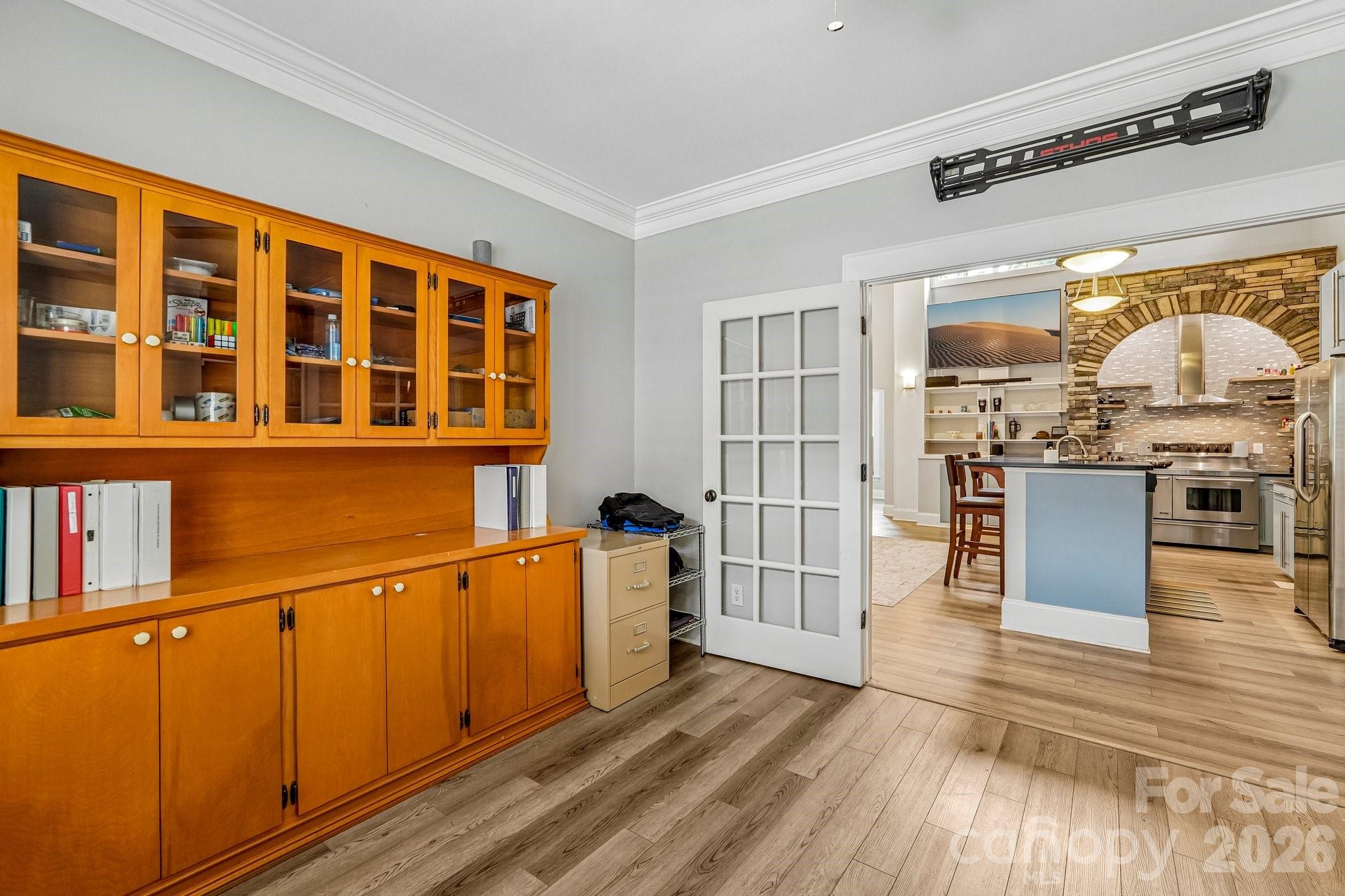 611 E 37th Street Property Photo 15