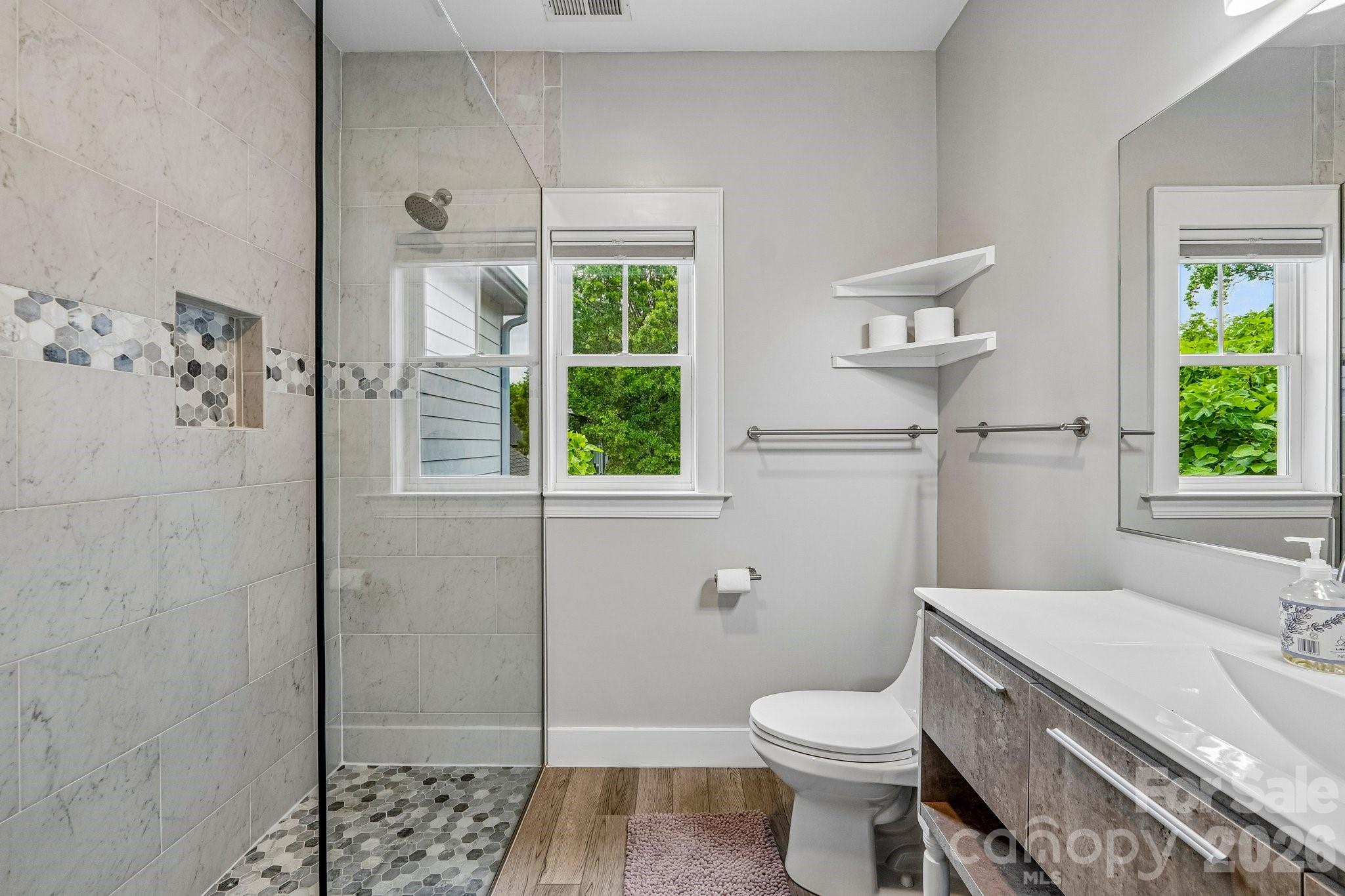 611 E 37th Street Property Photo 21