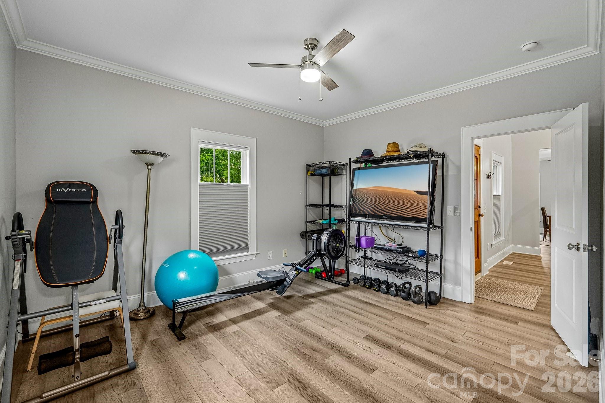 611 E 37th Street Property Photo 23