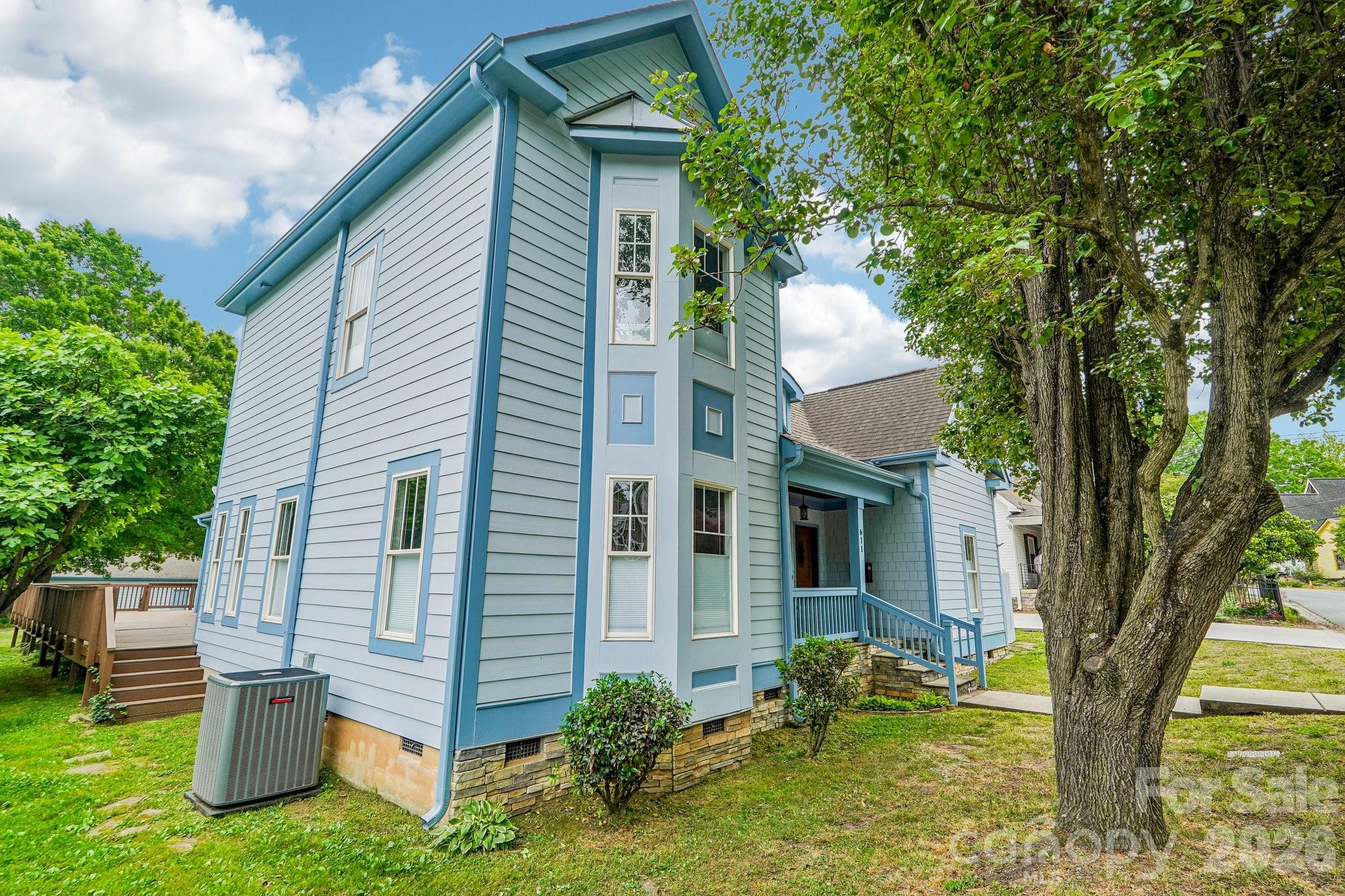 611 E 37th Street Property Photo 24