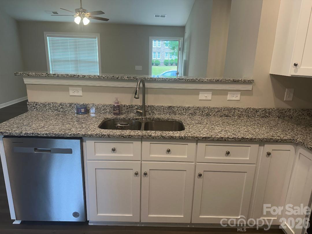 1014 N Main Street Property Photo 5