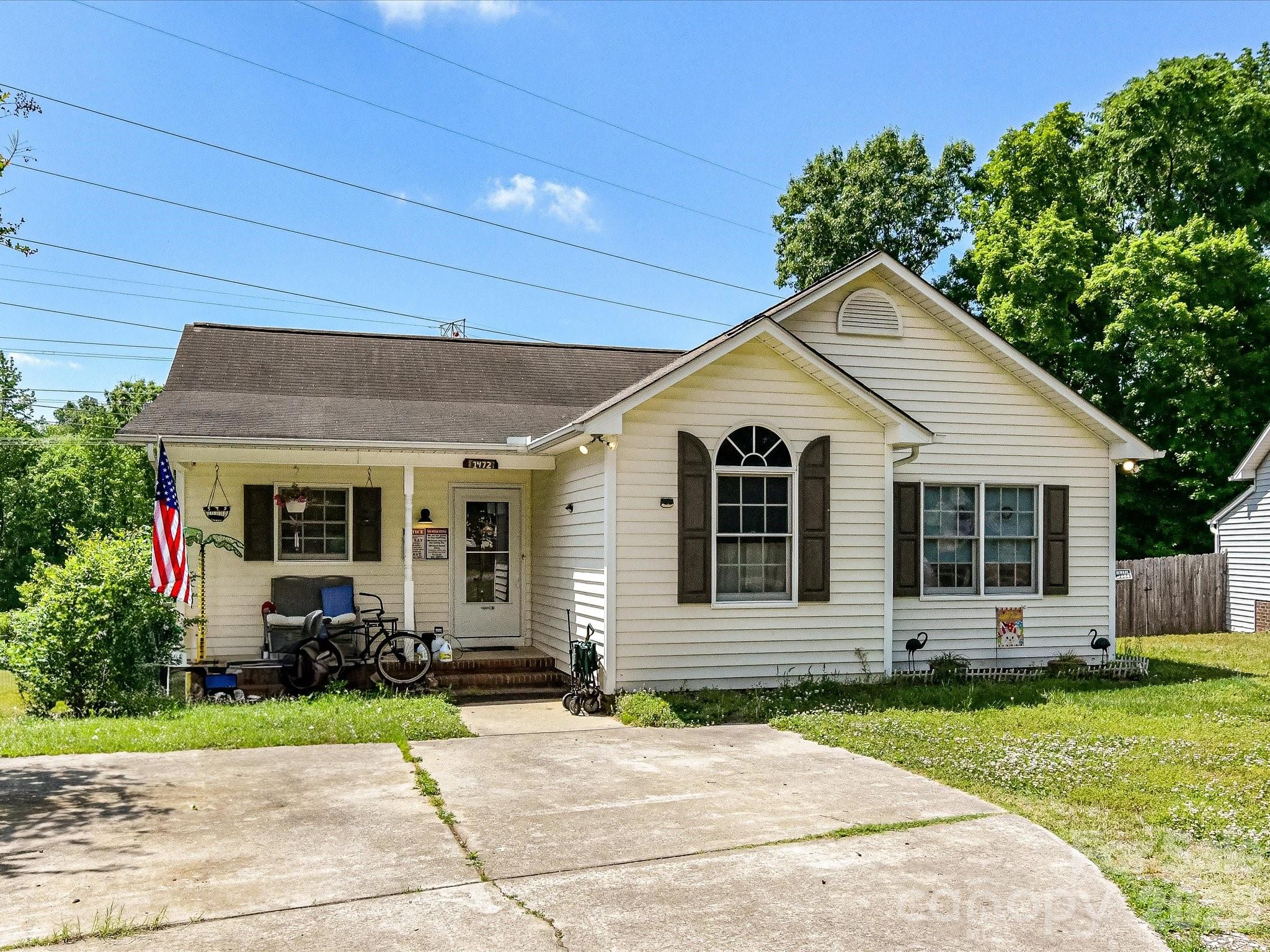 1472 Ridgewood Drive Property Photo 1
