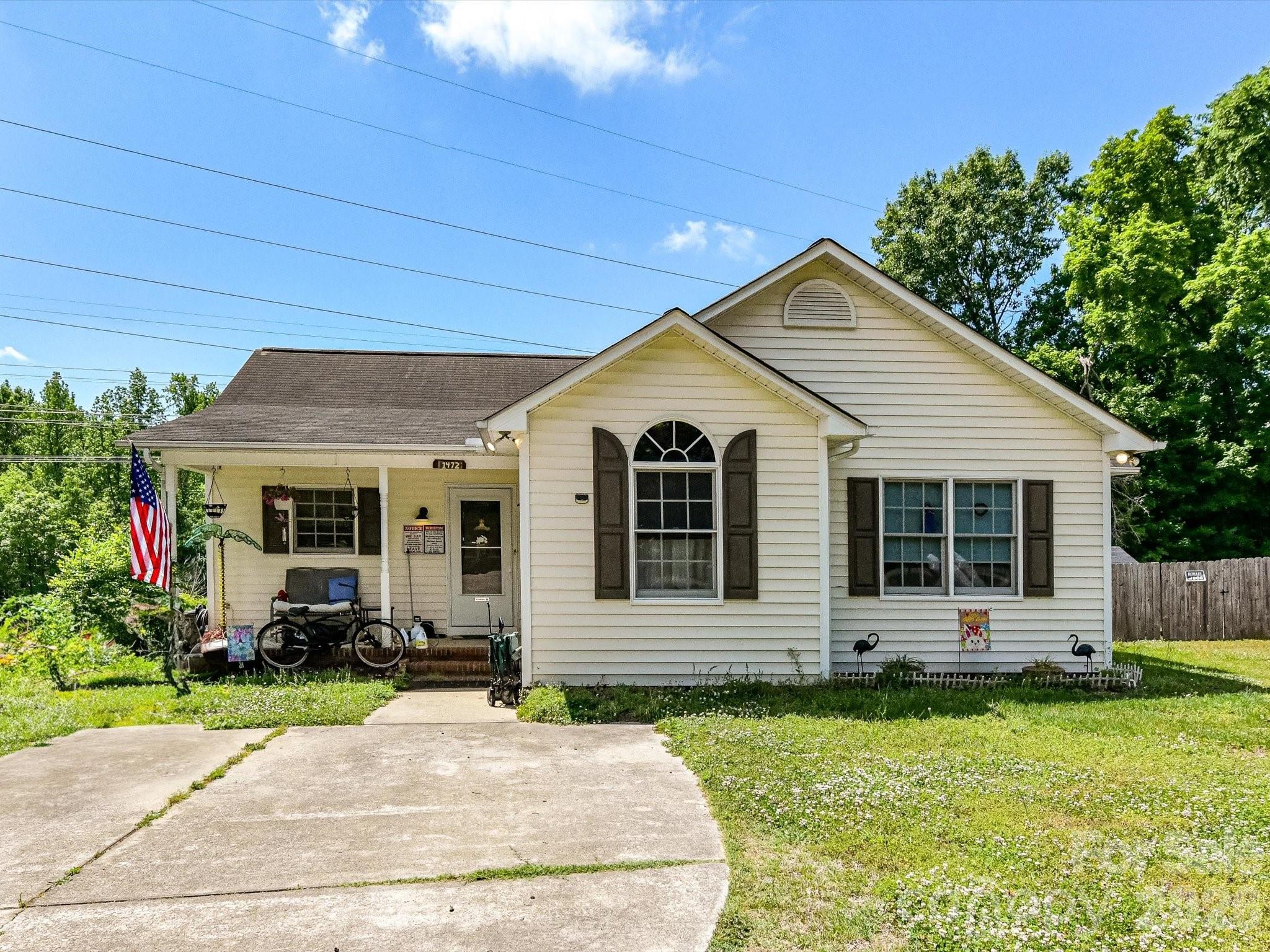1472 Ridgewood Drive Property Photo 3