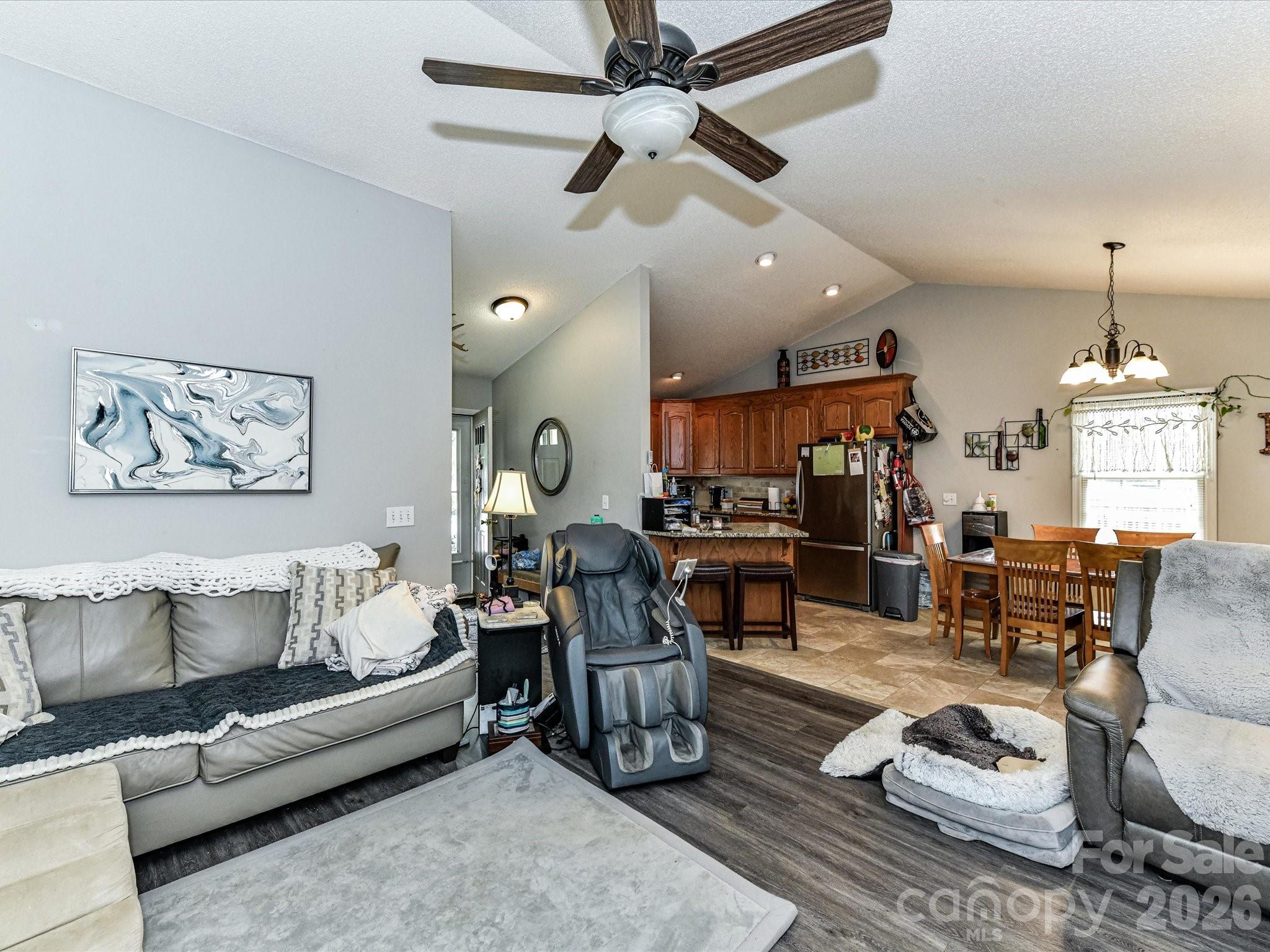 1472 Ridgewood Drive Property Photo 10