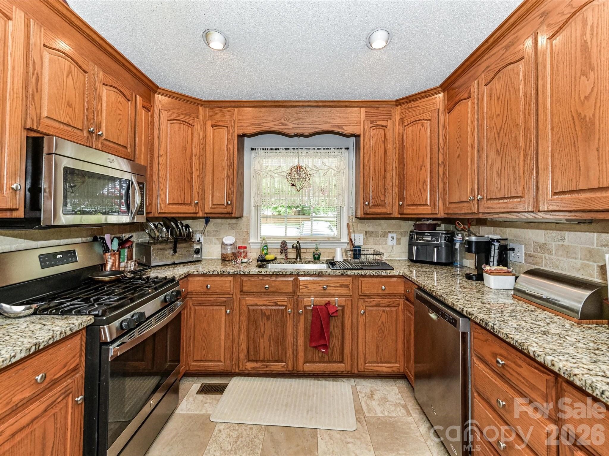 1472 Ridgewood Drive Property Photo 12