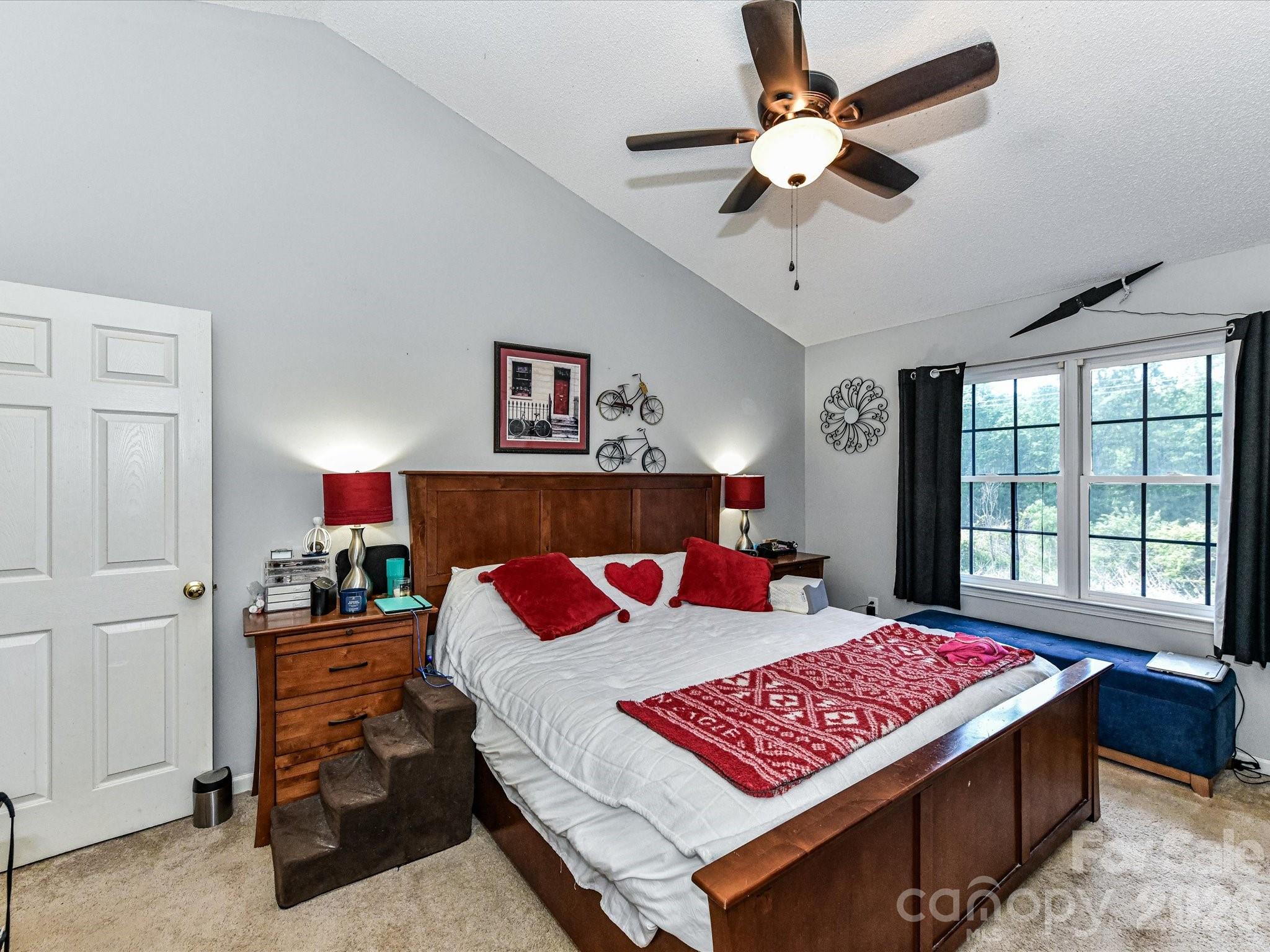 1472 Ridgewood Drive Property Photo 15