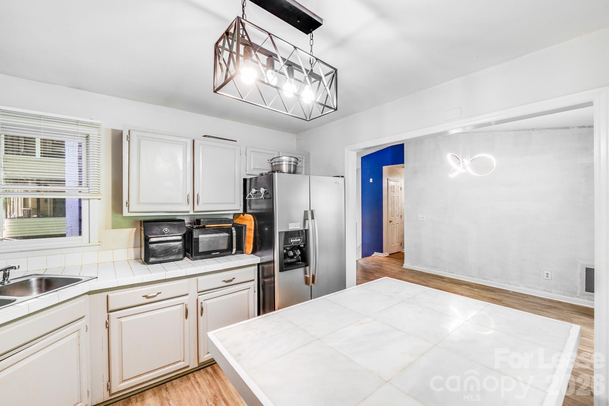 2116 Bon Villa Way Property Photo 11