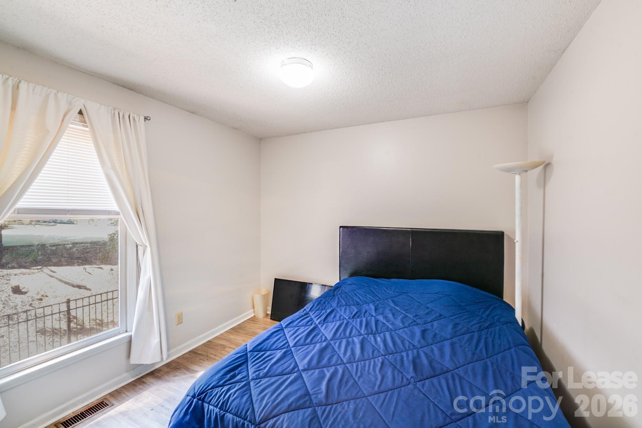 2116 Bon Villa Way Property Photo 13