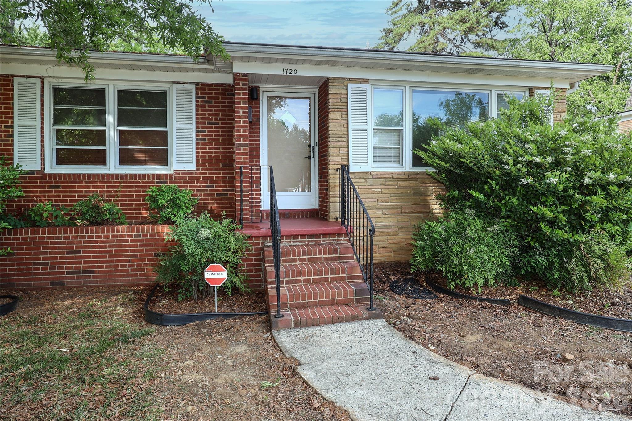 1720 Miles Court Property Photo 1