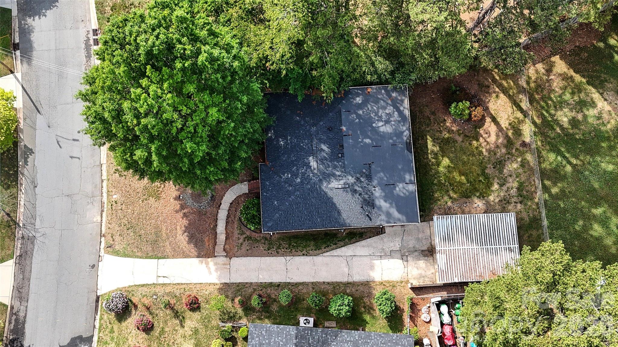 1720 Miles Court Property Photo 3