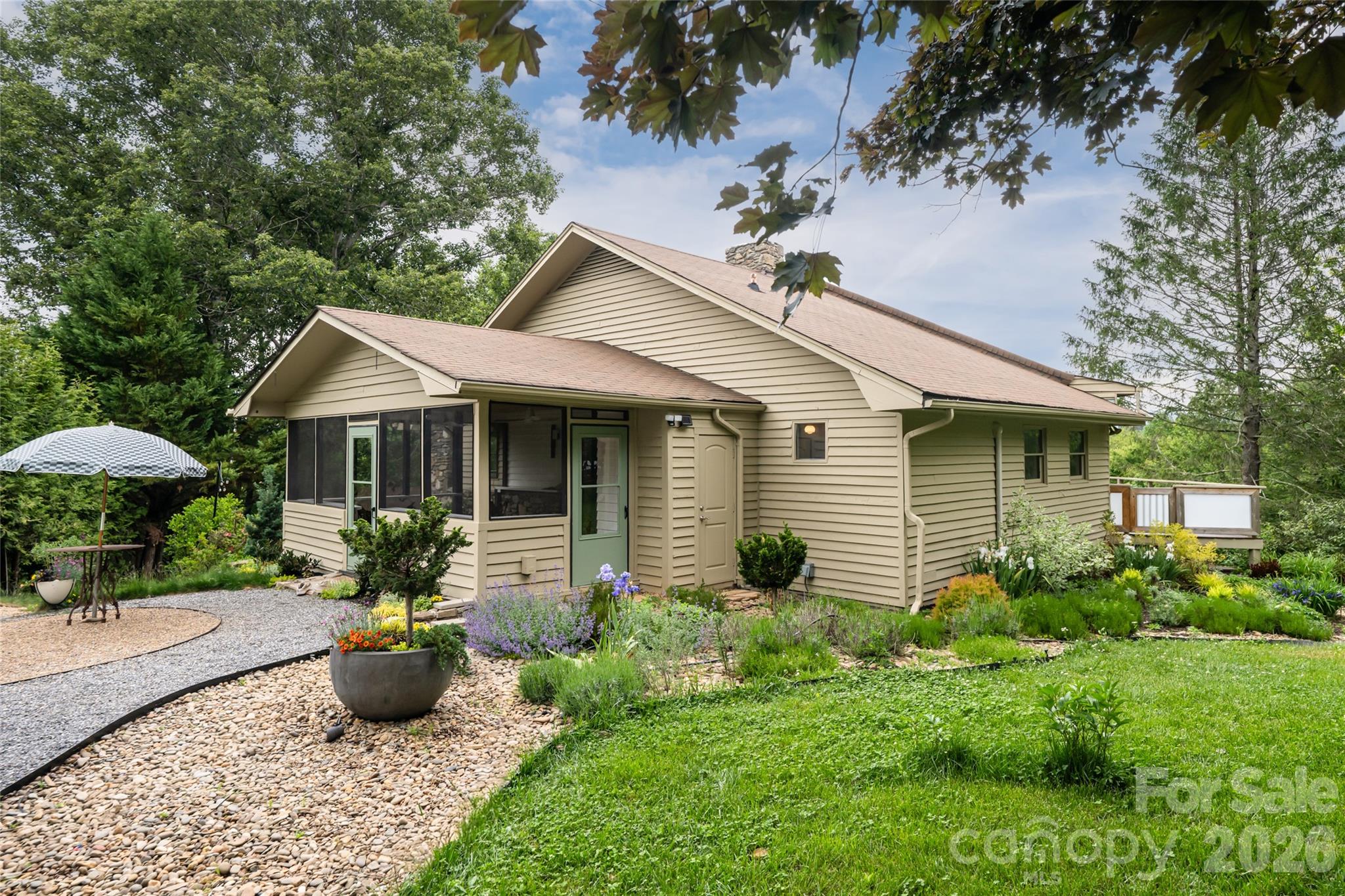 56 Donna Lane Property Photo 3