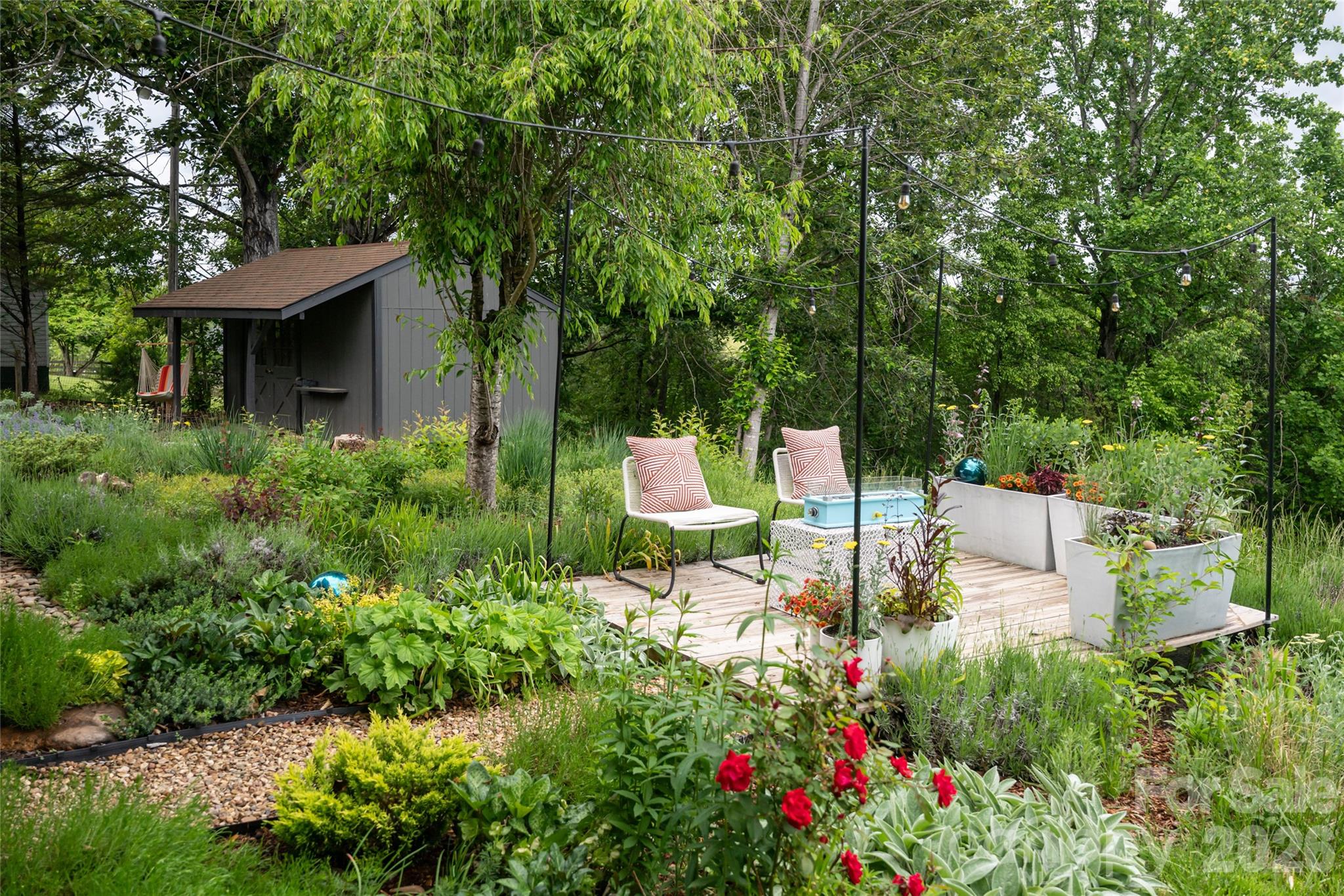56 Donna Lane Property Photo 6