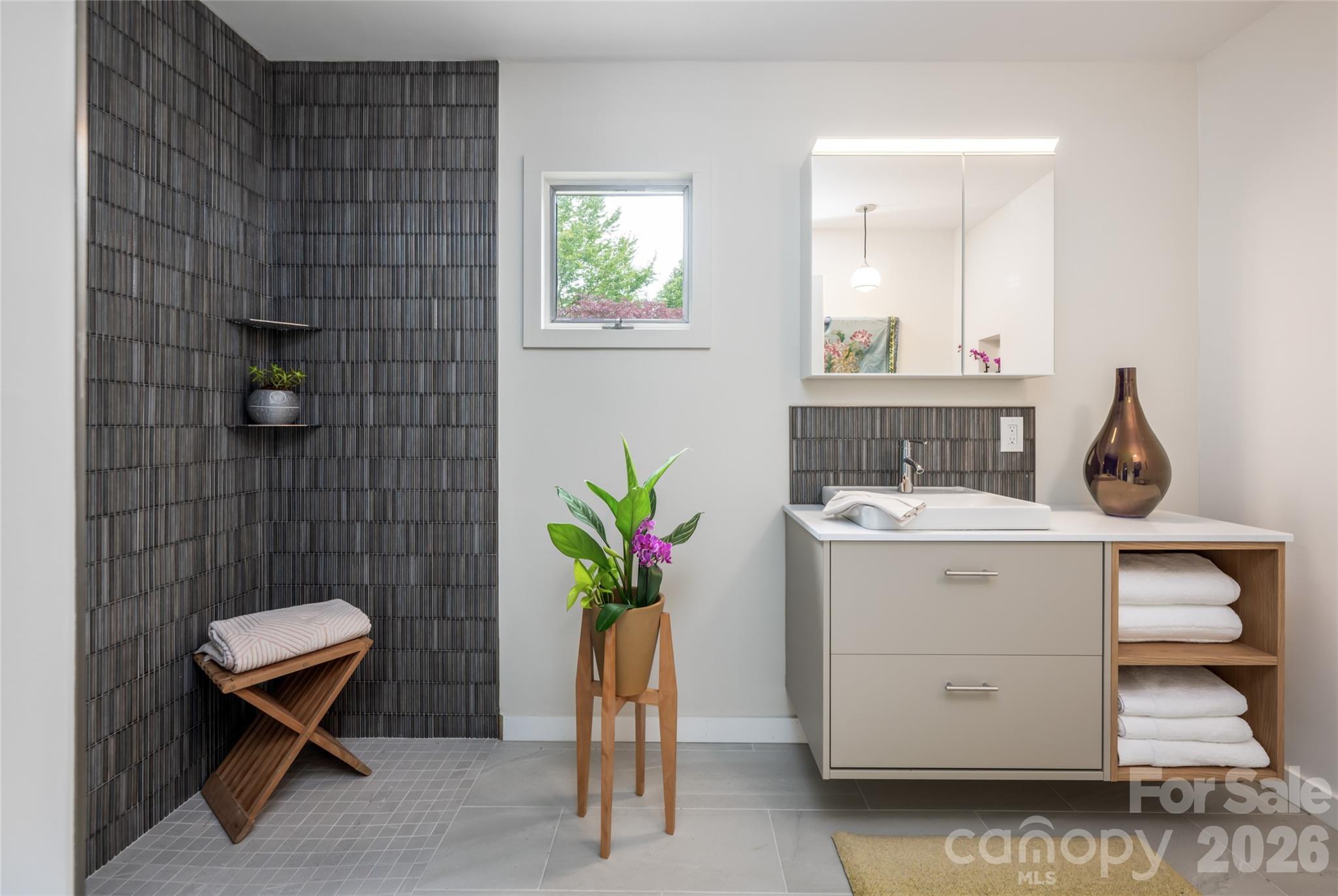 56 Donna Lane Property Photo 11