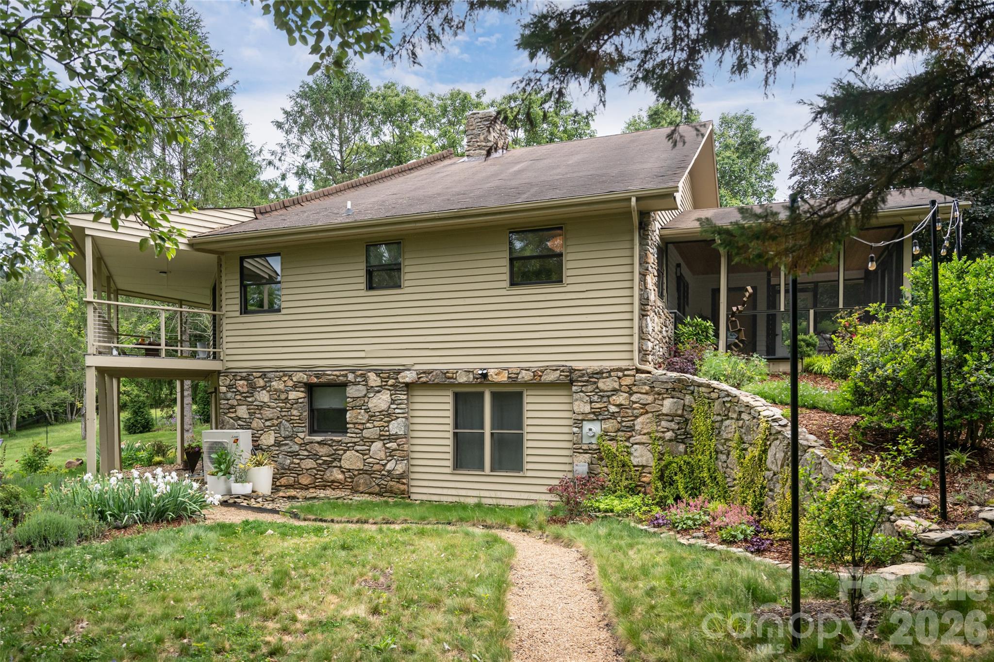 56 Donna Lane Property Photo 12