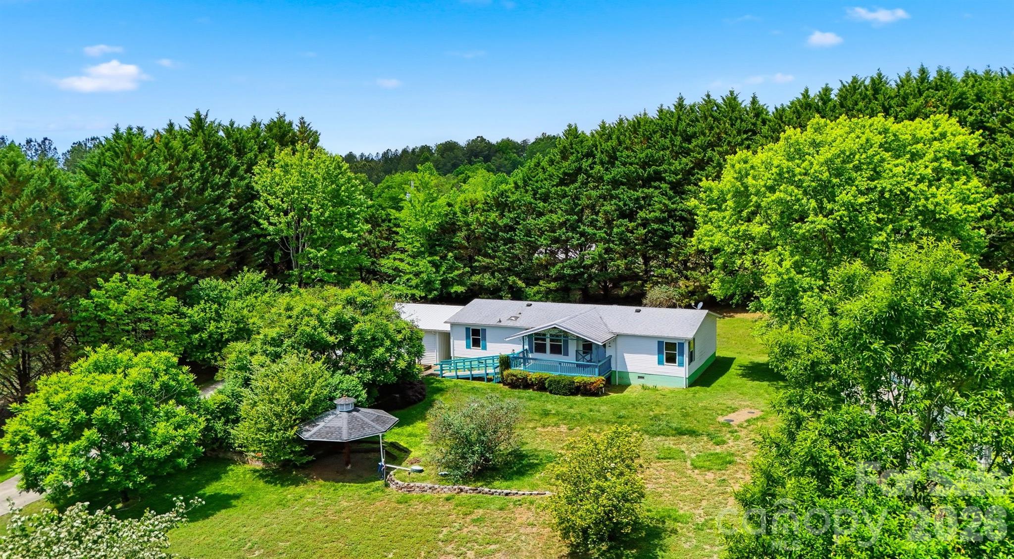 1488 Watermill Road Property Photo 1