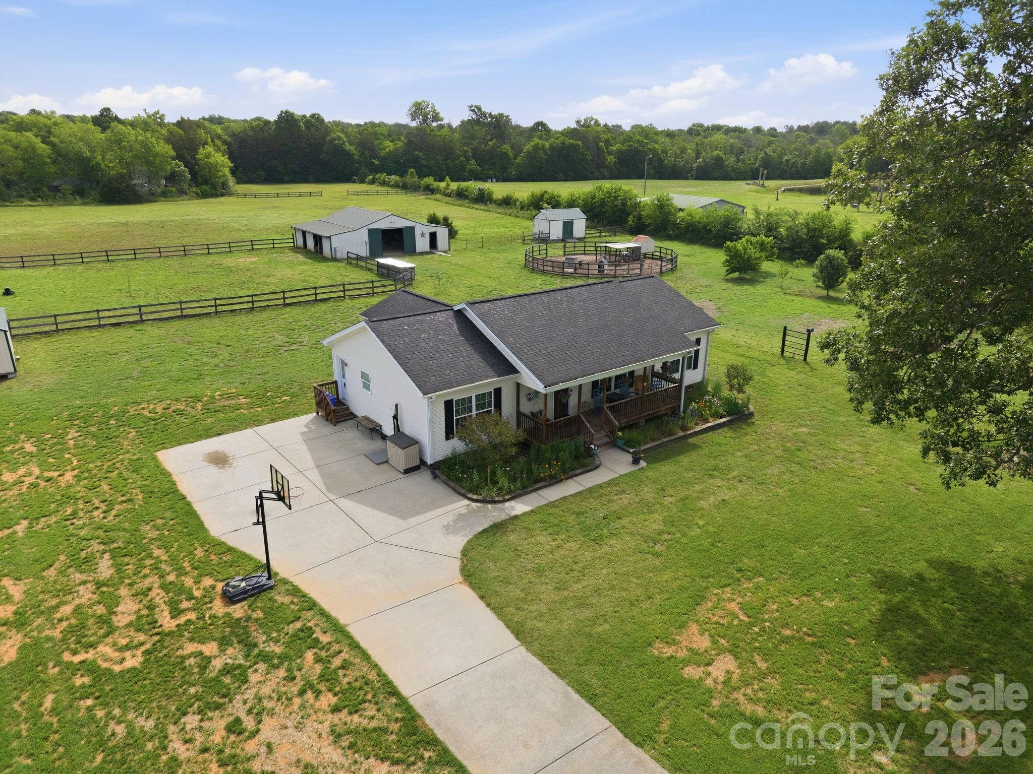 3480 Skyline Road Property Photo 1
