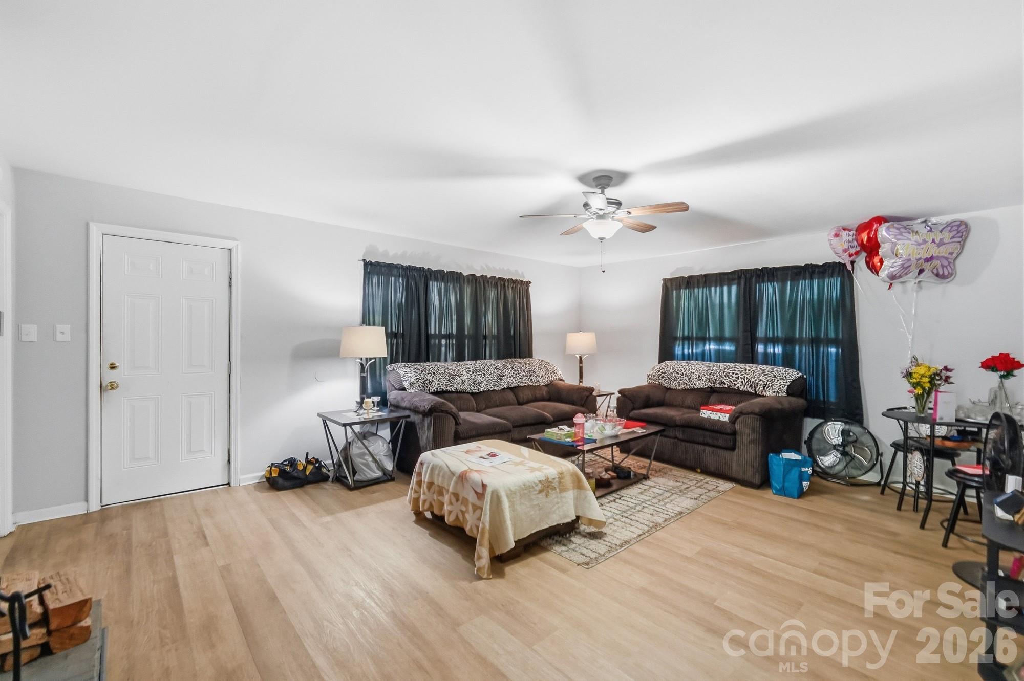 1018 W 5th Avenue Property Photo 7