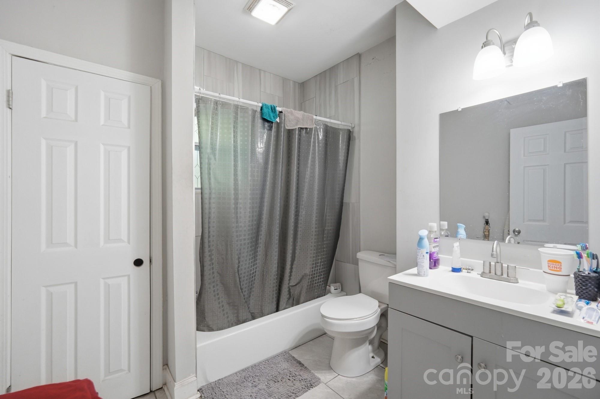 1018 W 5th Avenue Property Photo 16