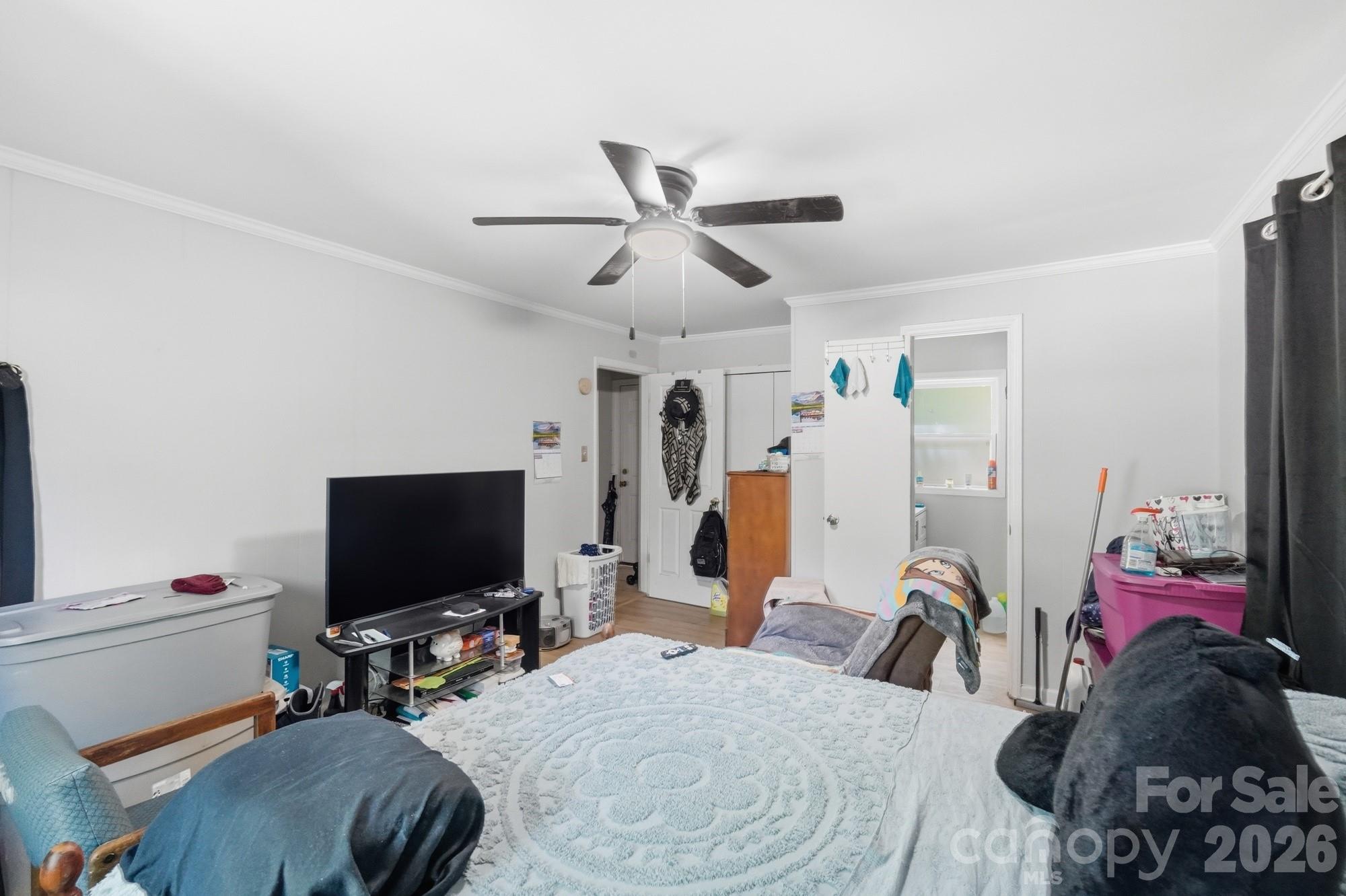 1018 W 5th Avenue Property Photo 17