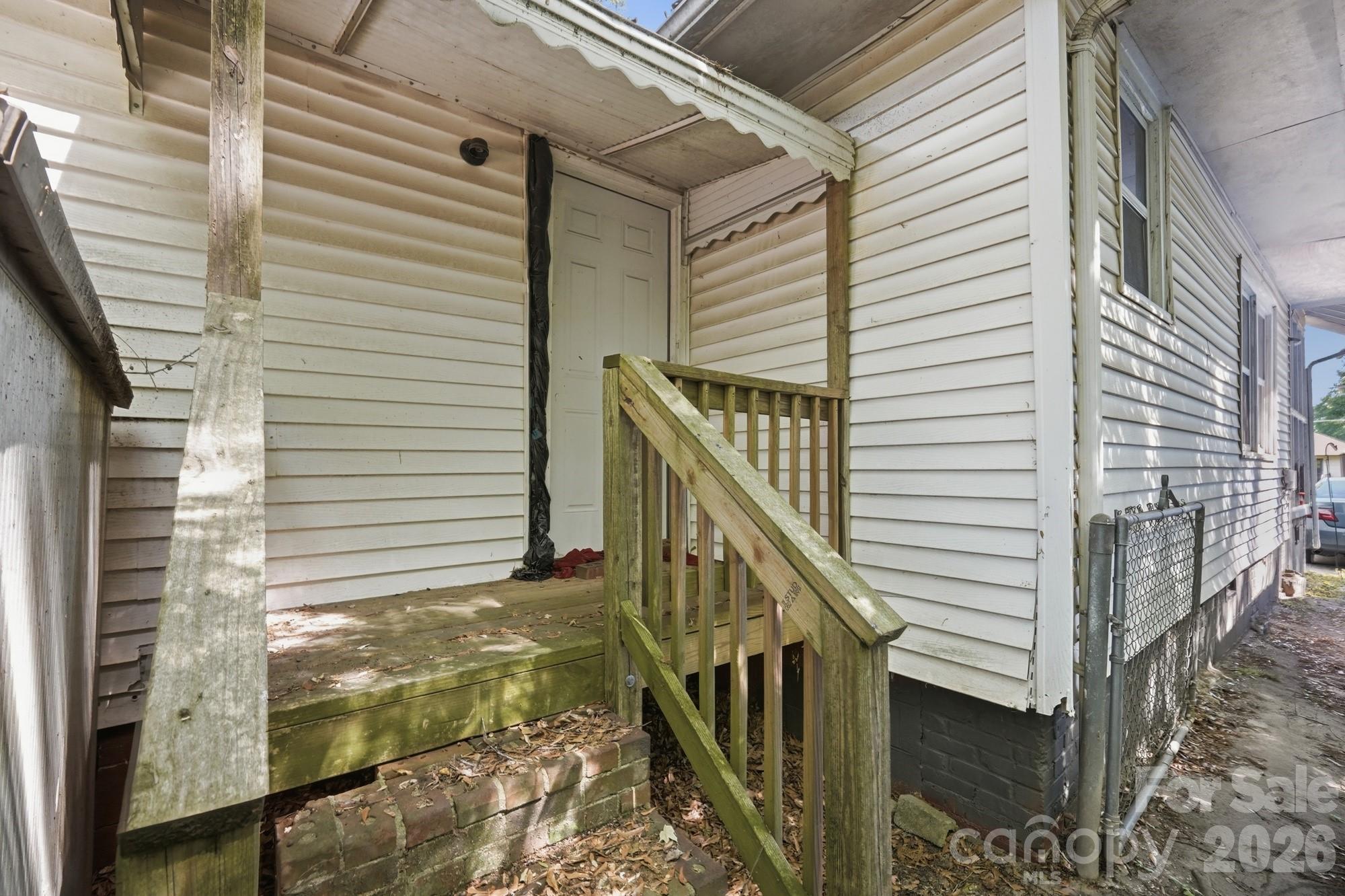 1018 W 5th Avenue Property Photo 21