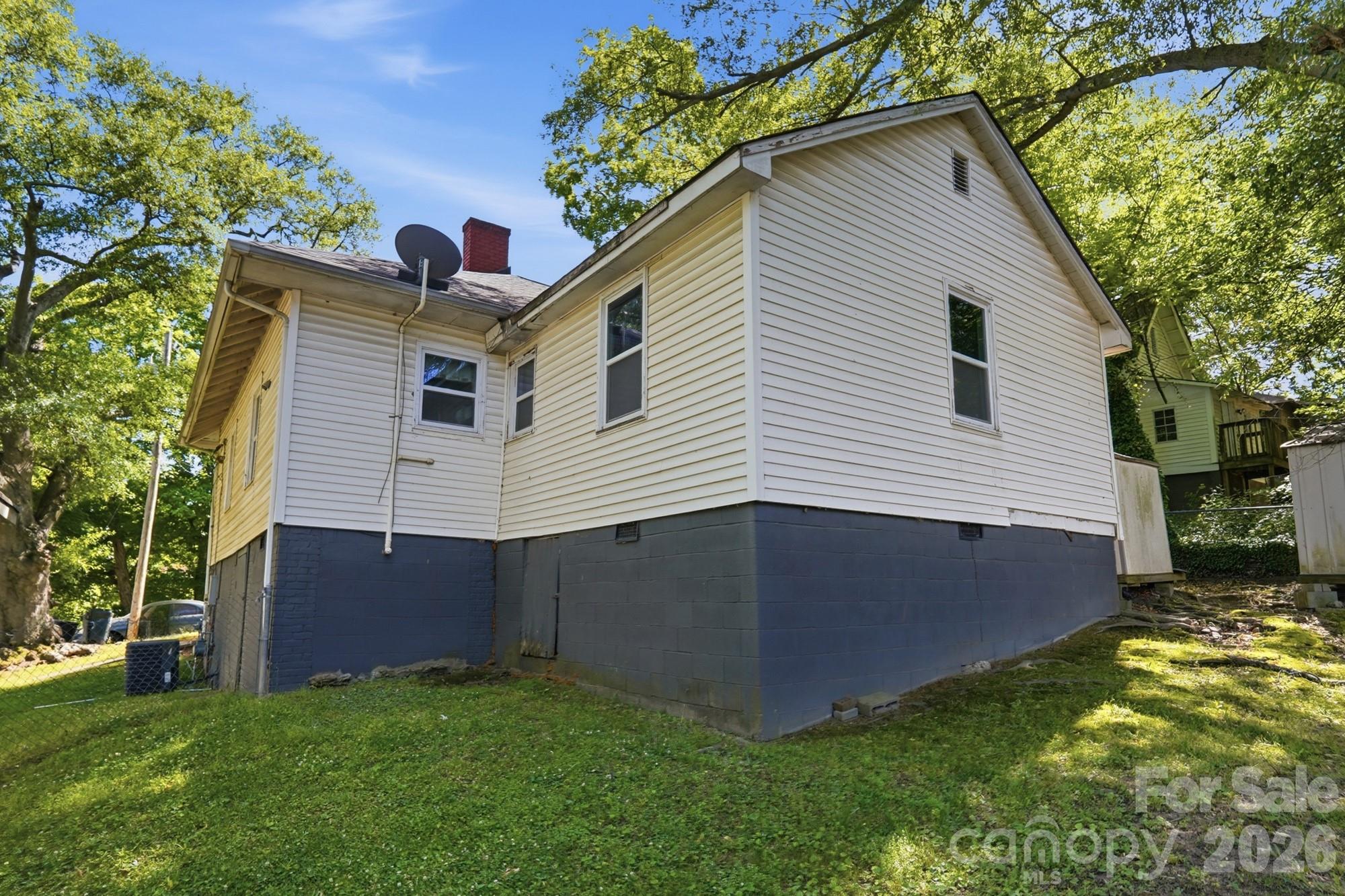 1018 W 5th Avenue Property Photo 23