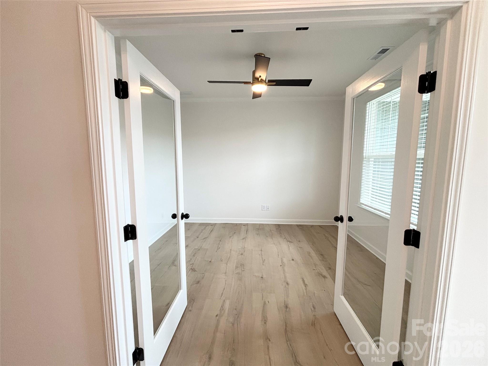6823 Glen Abbey Lane Property Photo 2