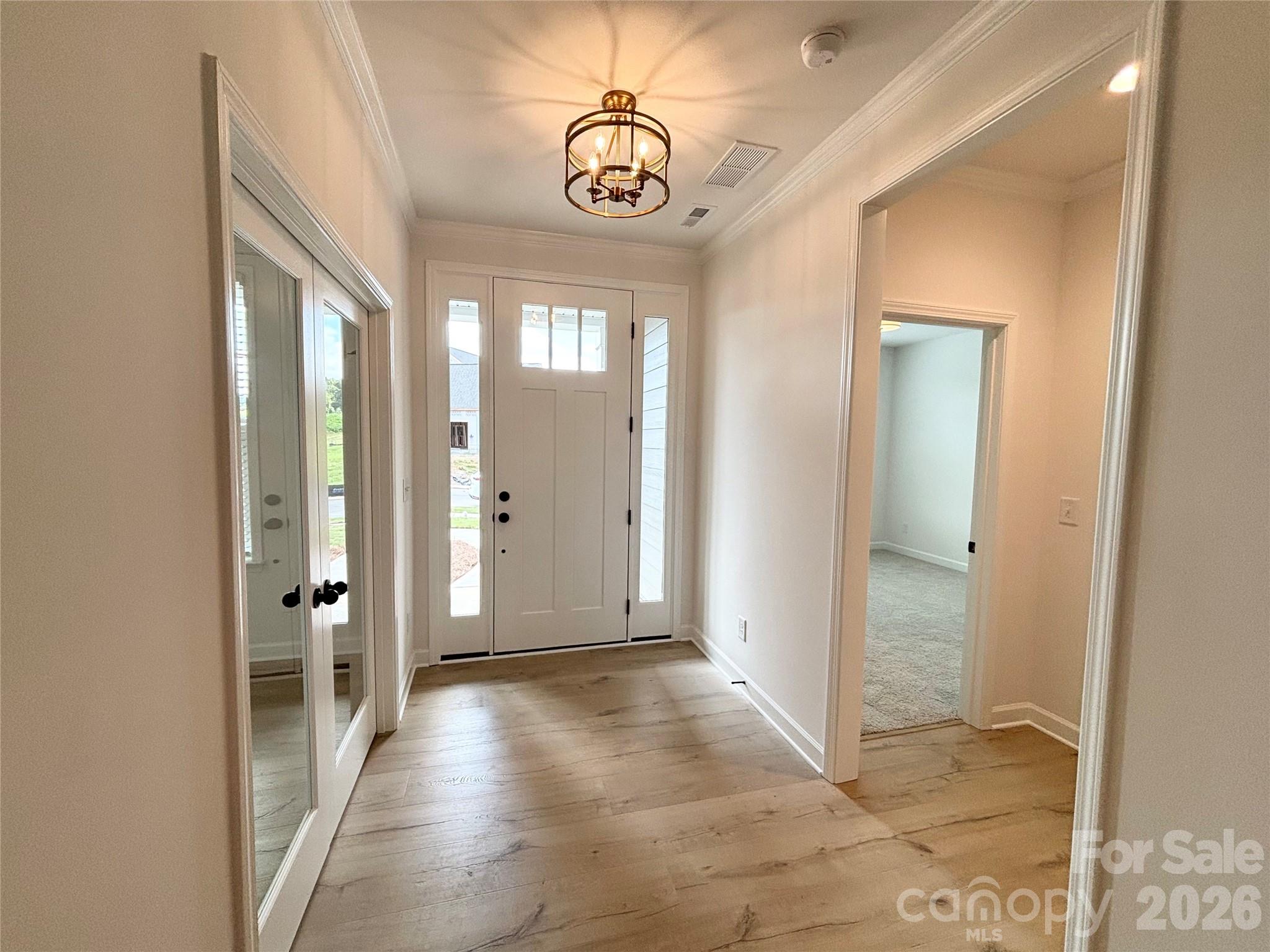 6823 Glen Abbey Lane Property Photo 3