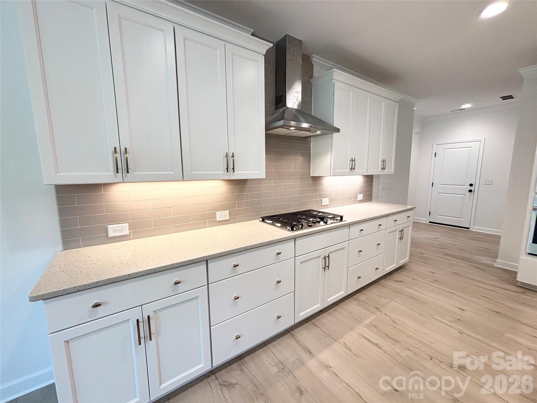 6823 Glen Abbey Lane Property Photo 8