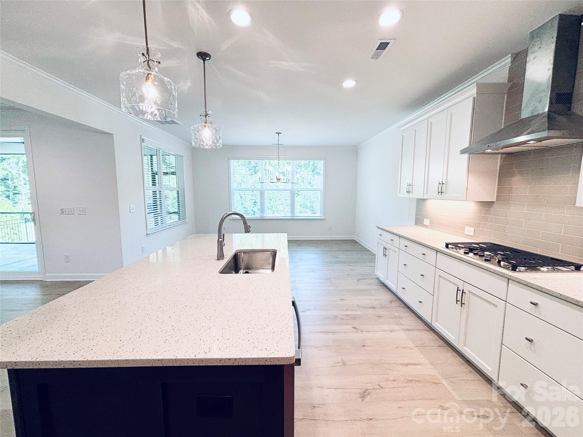 6823 Glen Abbey Lane Property Photo 9