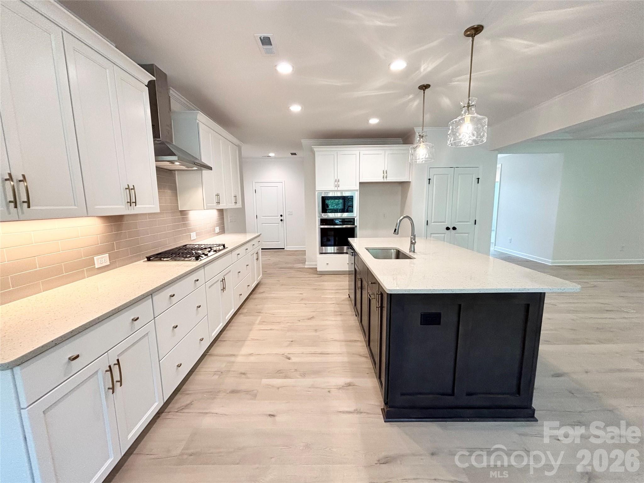 6823 Glen Abbey Lane Property Photo 14